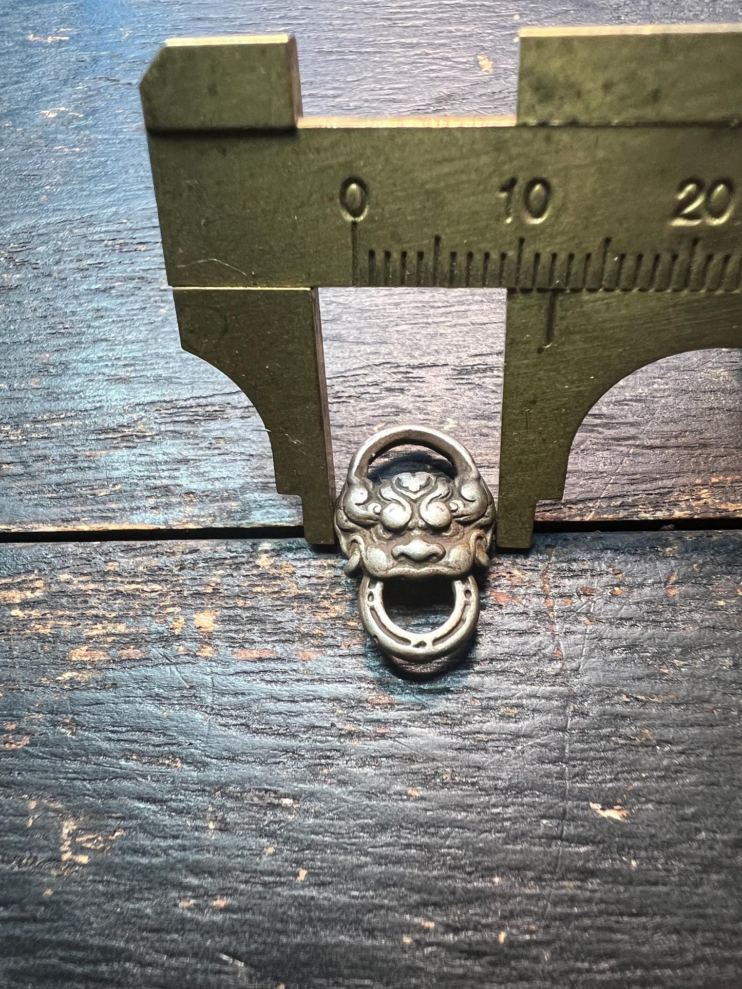 Brass Tibetan Sutra Clip – Antique-Style Book Buckle, Buddhist Altar Ritual Tool