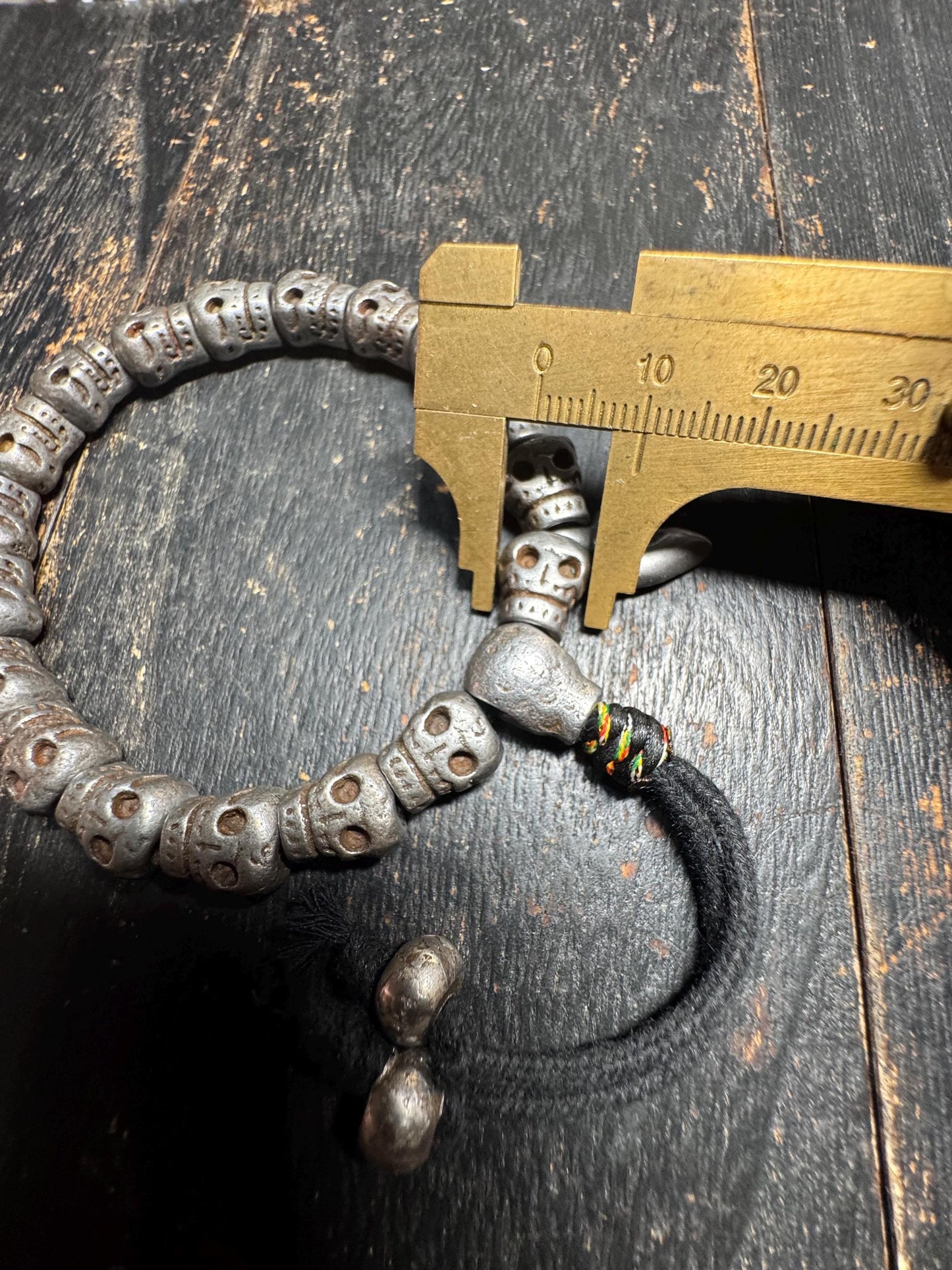 Tibetan Iron Skull Wrist Mala Bracelet, 18-Bead Charnel Ground Prayer Beads, Adjustable 7–8" Wrist, Impermanence Protection Amulet