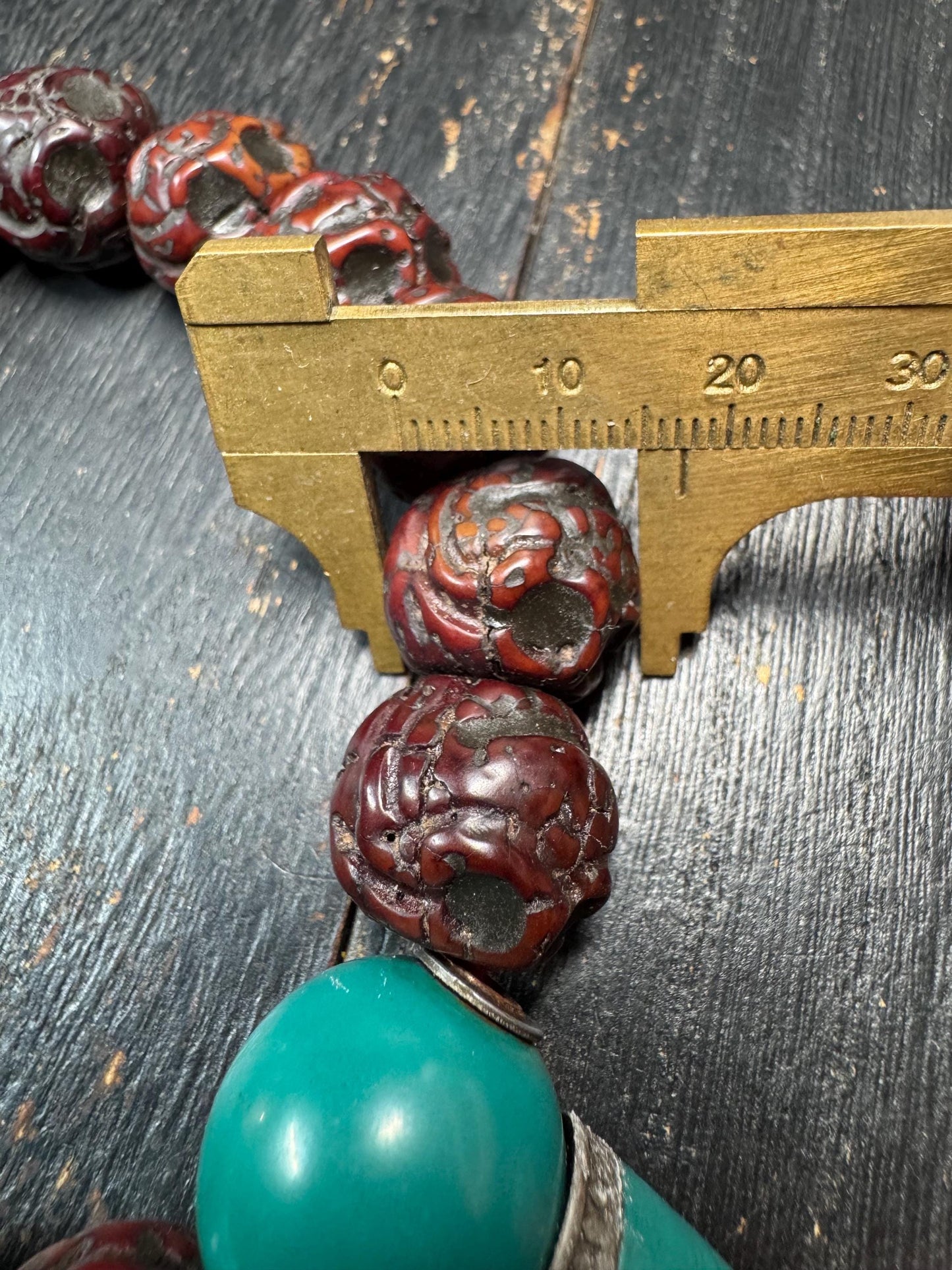 Carved Bodhi Seed Skull Bracelet – Tibetan Chitipati Style Beads with Glass Skull & Green Guru Bead – Tantric Protection Bracelet