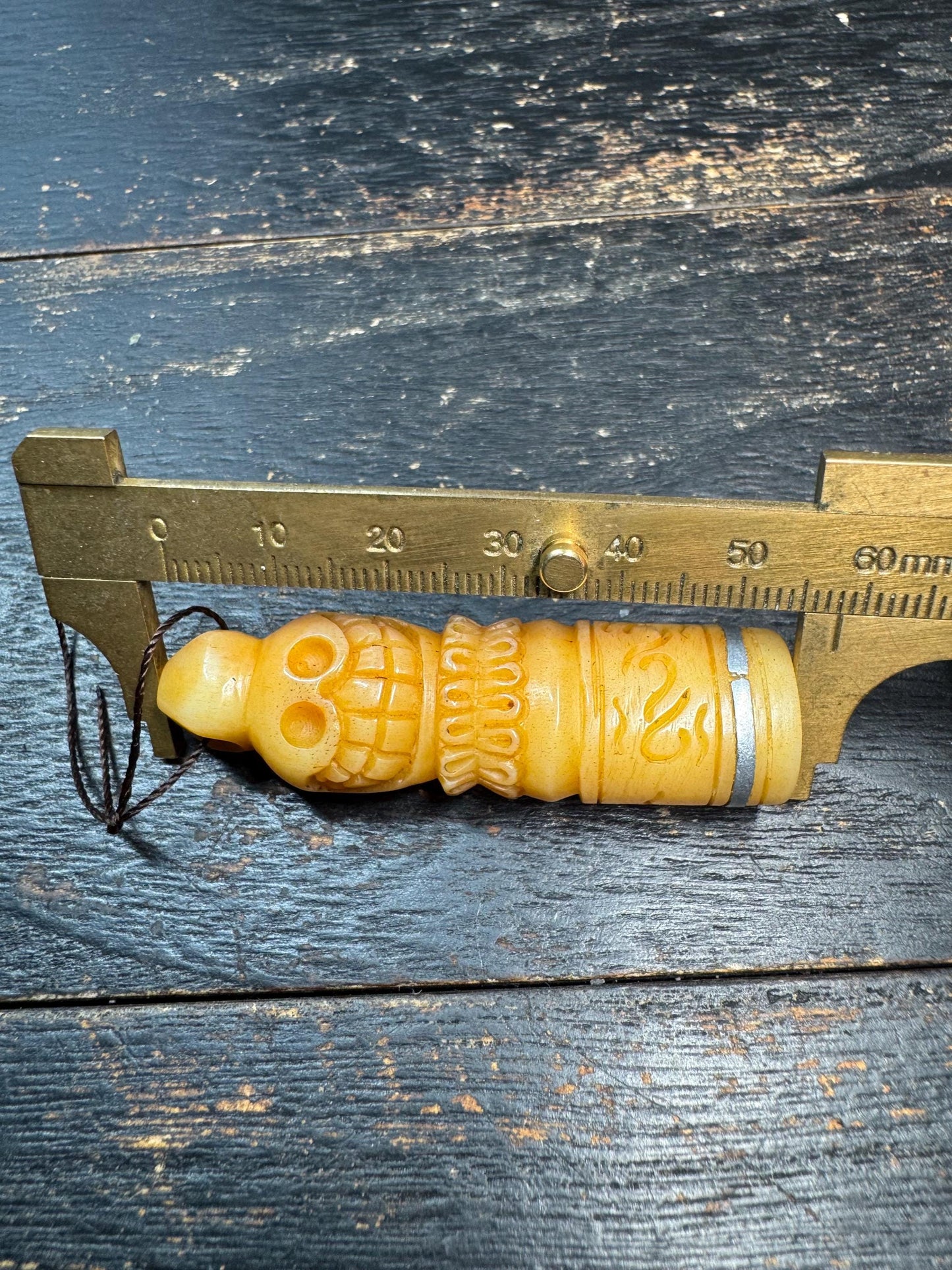 Tibetan Yak Bone Skull Amulet Pendant with Om Seal Base – Hand Carved Charnel Ground Talisman, Buddhist Protection Charm, Ritual Stamp Penda