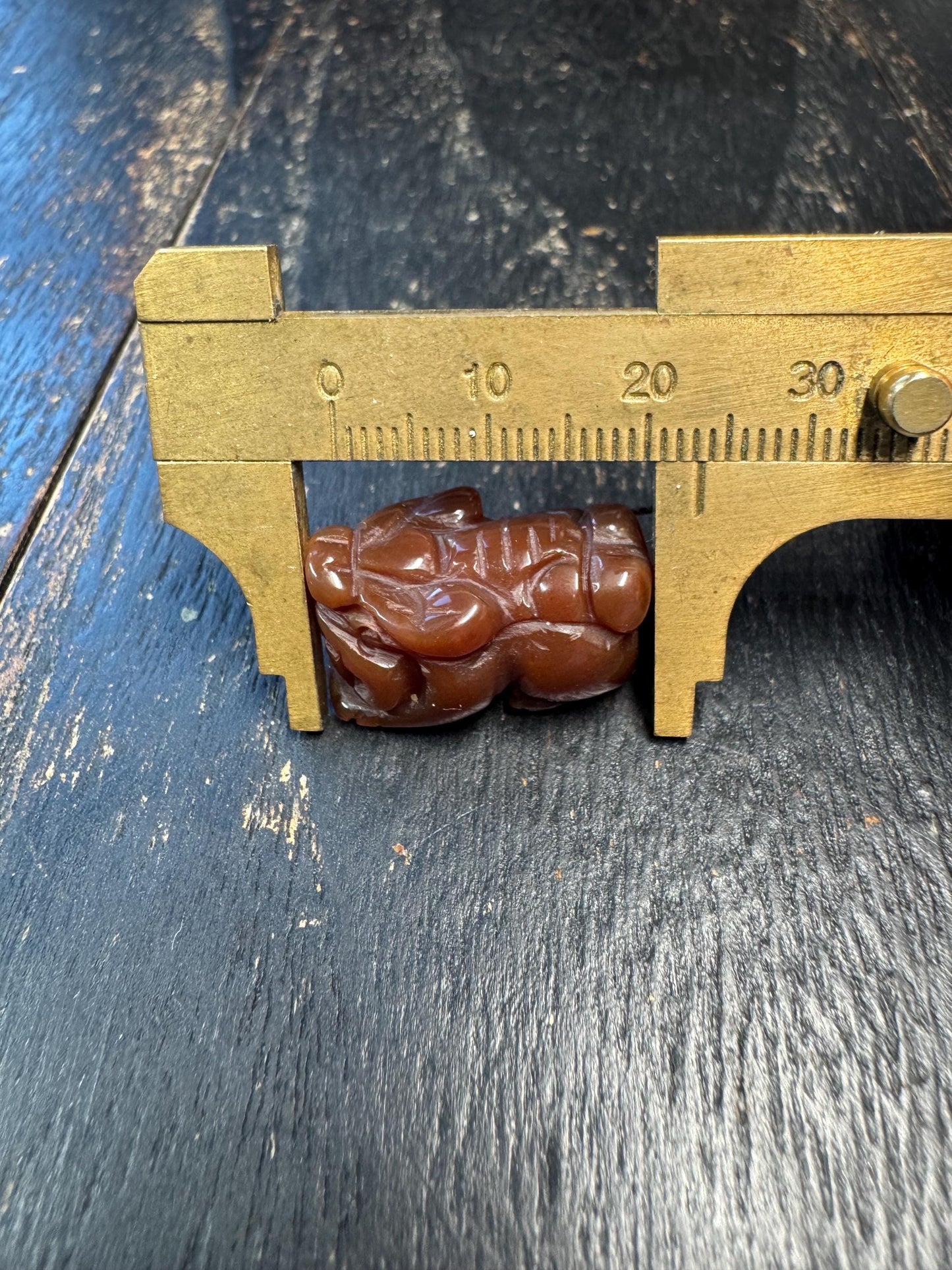 Red Carnelian Pixiu Amulet Pendant – Hand Carved Feng Shui Wealth Talisman – Chinese Guardian Beast Charm – Small Protective Necklace Bead