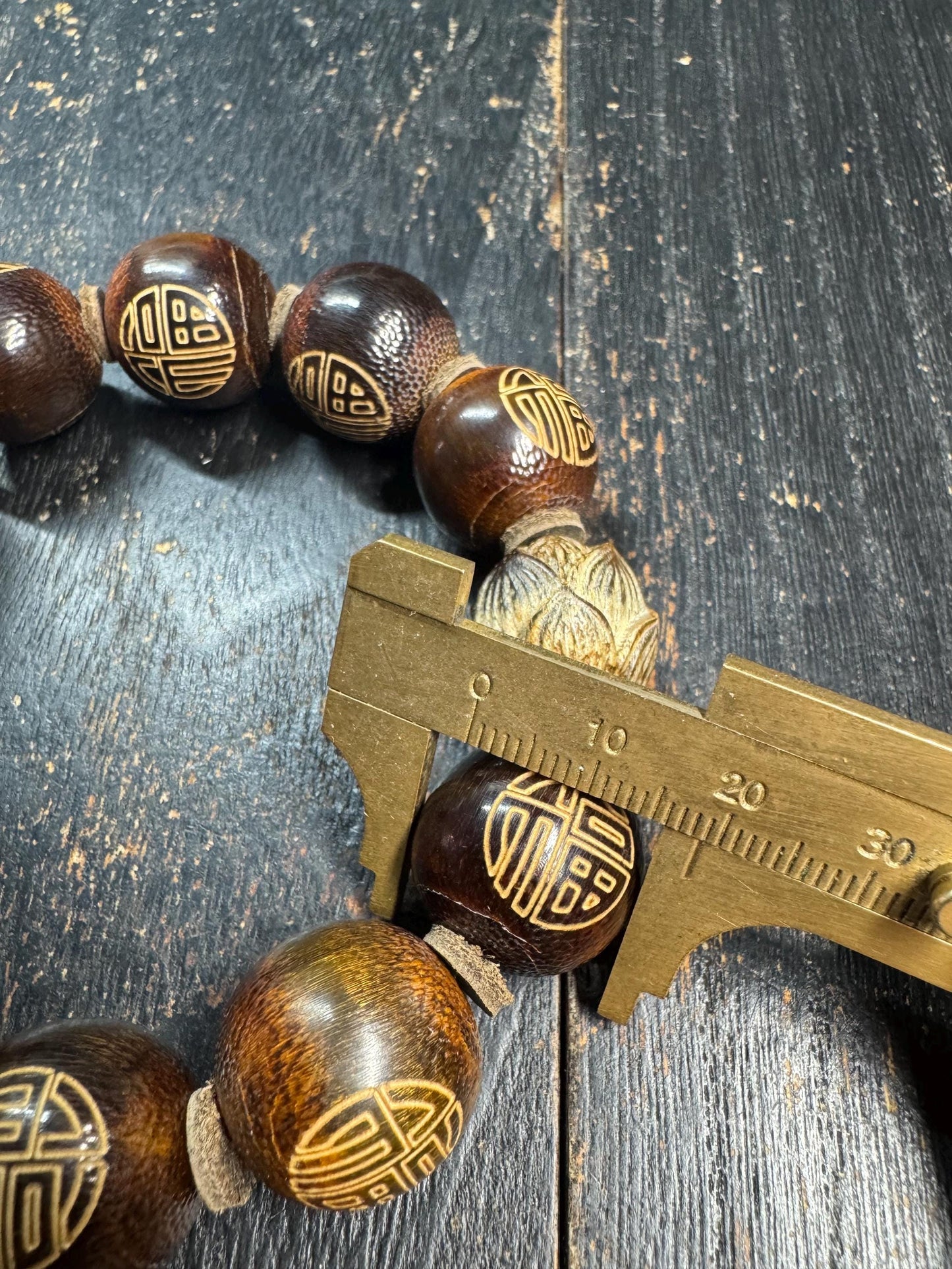 Vintage Style Yak Horn Bead Bracelet, Hand Carved Longevity Symbol Bracelet, Natural Horn Stretch Bracelet, Ethnic Tribal Jewelry, Unisex Gi