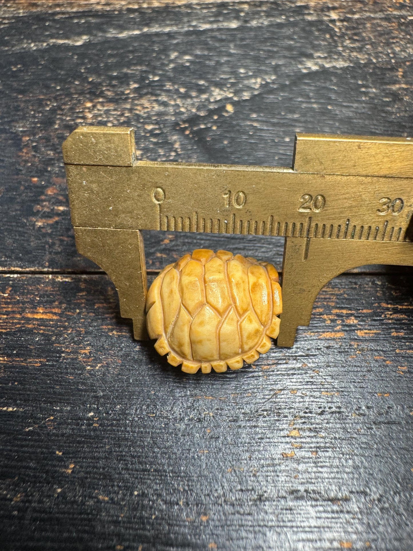 Vintage Hand Carved Deer Antler Turtle Guru Bead, Tibetan Style Mala Center Bead, Natural Antler Focal Bead, Meditation Prayer Jewelry(H756)