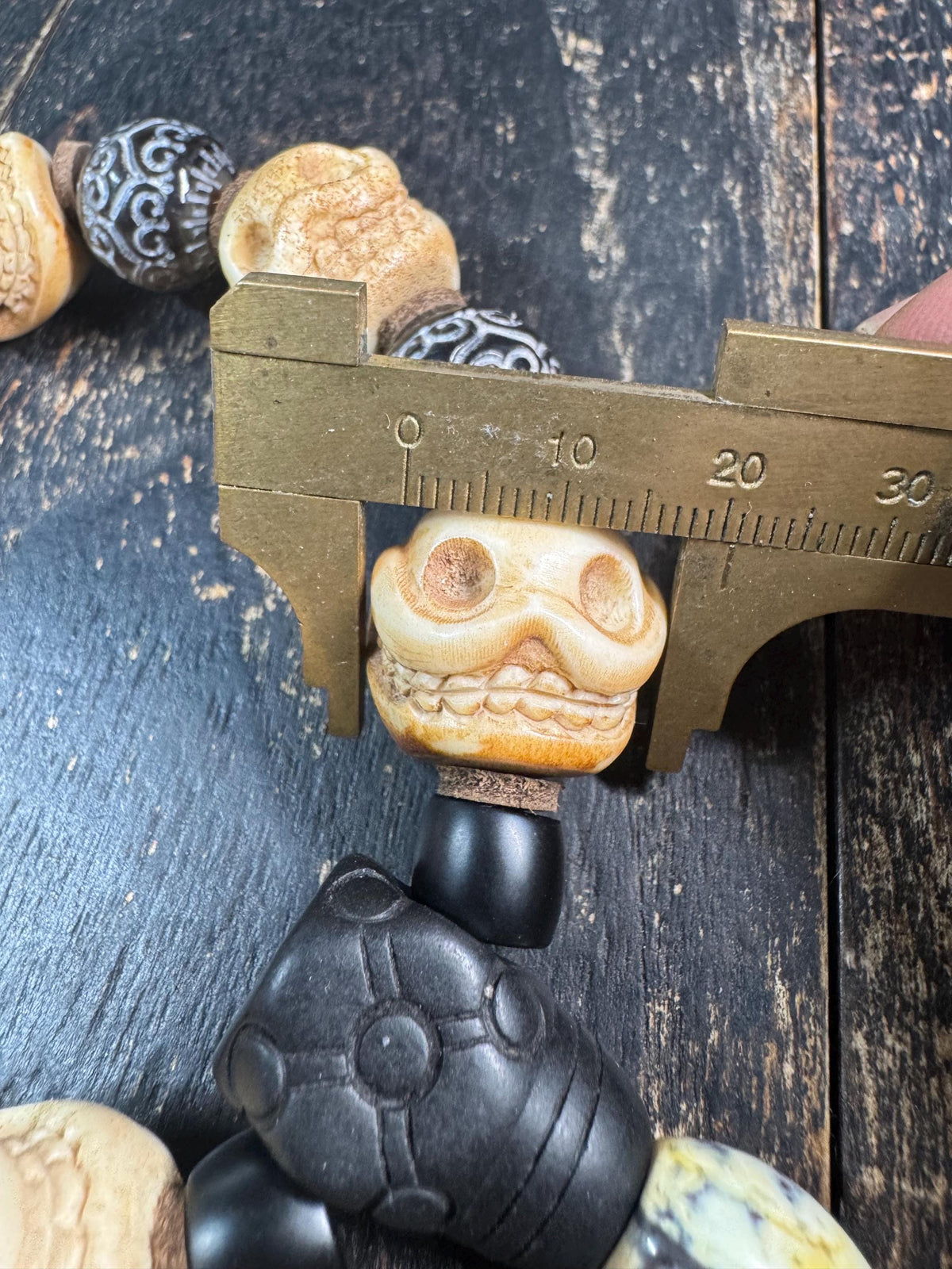 Deer Antler Skull Bracelet, Tibetan Style Wrist Mala, Hand Carved Skull Beads, Horn Spacer Beads, Black Stone Guru Bead, 8.5 Inch Wrist(H964