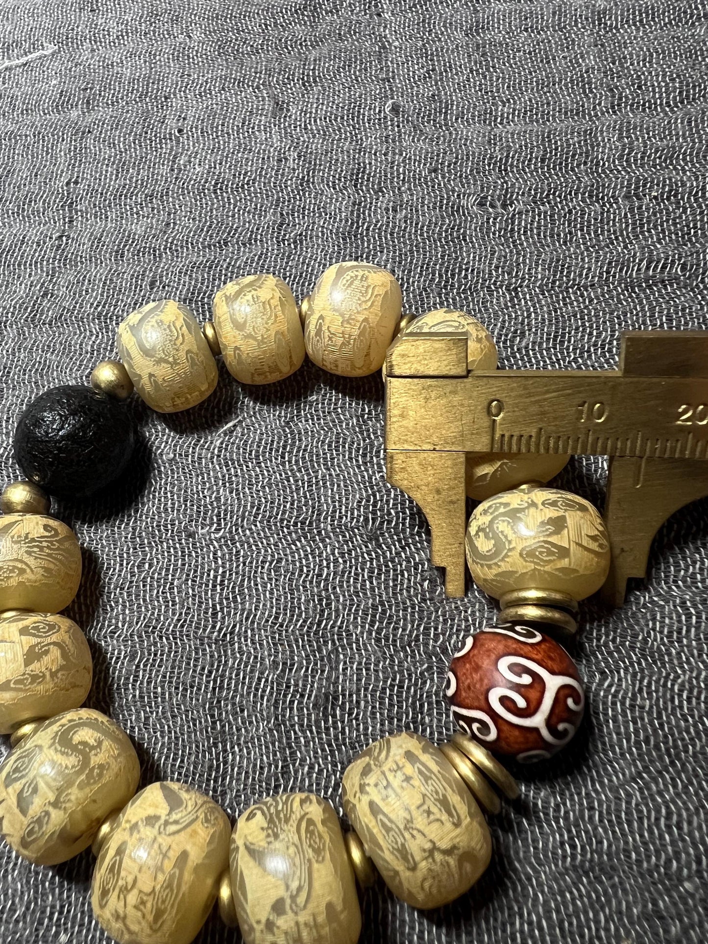 Handcrafted Yak Bone Bracelet | Skull Beads with Six-Word Mantra