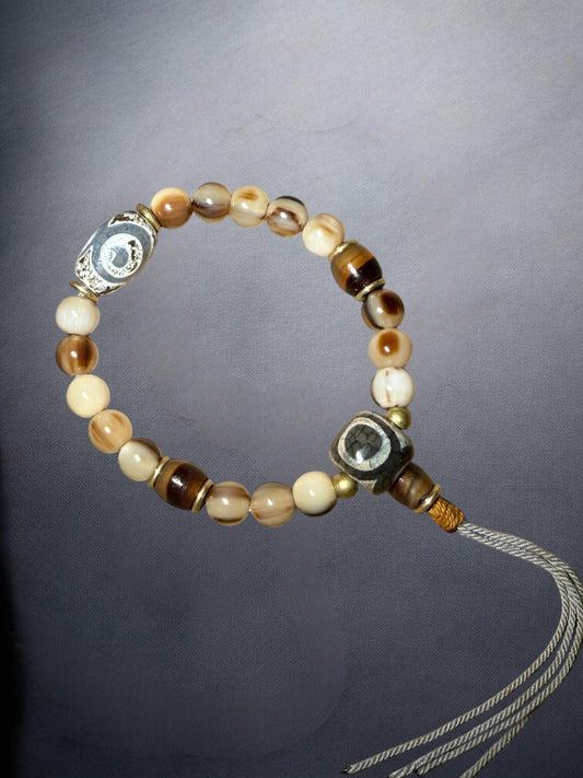Tibetan Buddhist Spiritual Jewelry, Yak Horn Beads with Rare Old Agate/Dzi Beads Wrist Mala