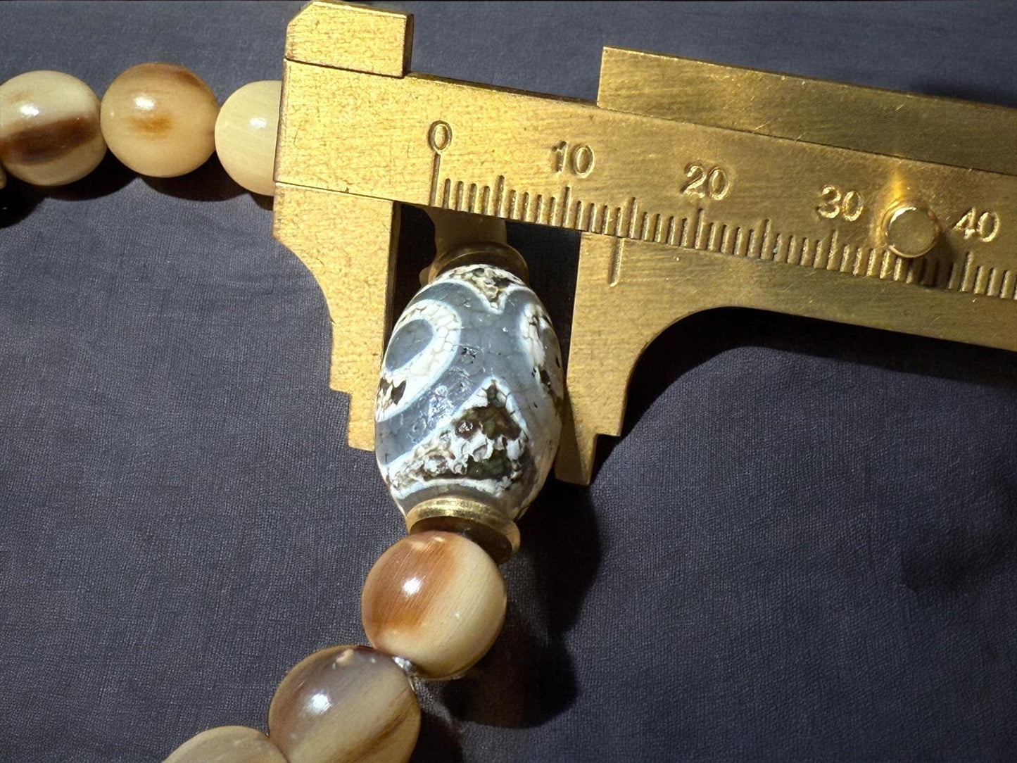 Tibetan Buddhist Spiritual Jewelry, Yak Horn Beads with Rare Old Agate/Dzi Beads Wrist Mala