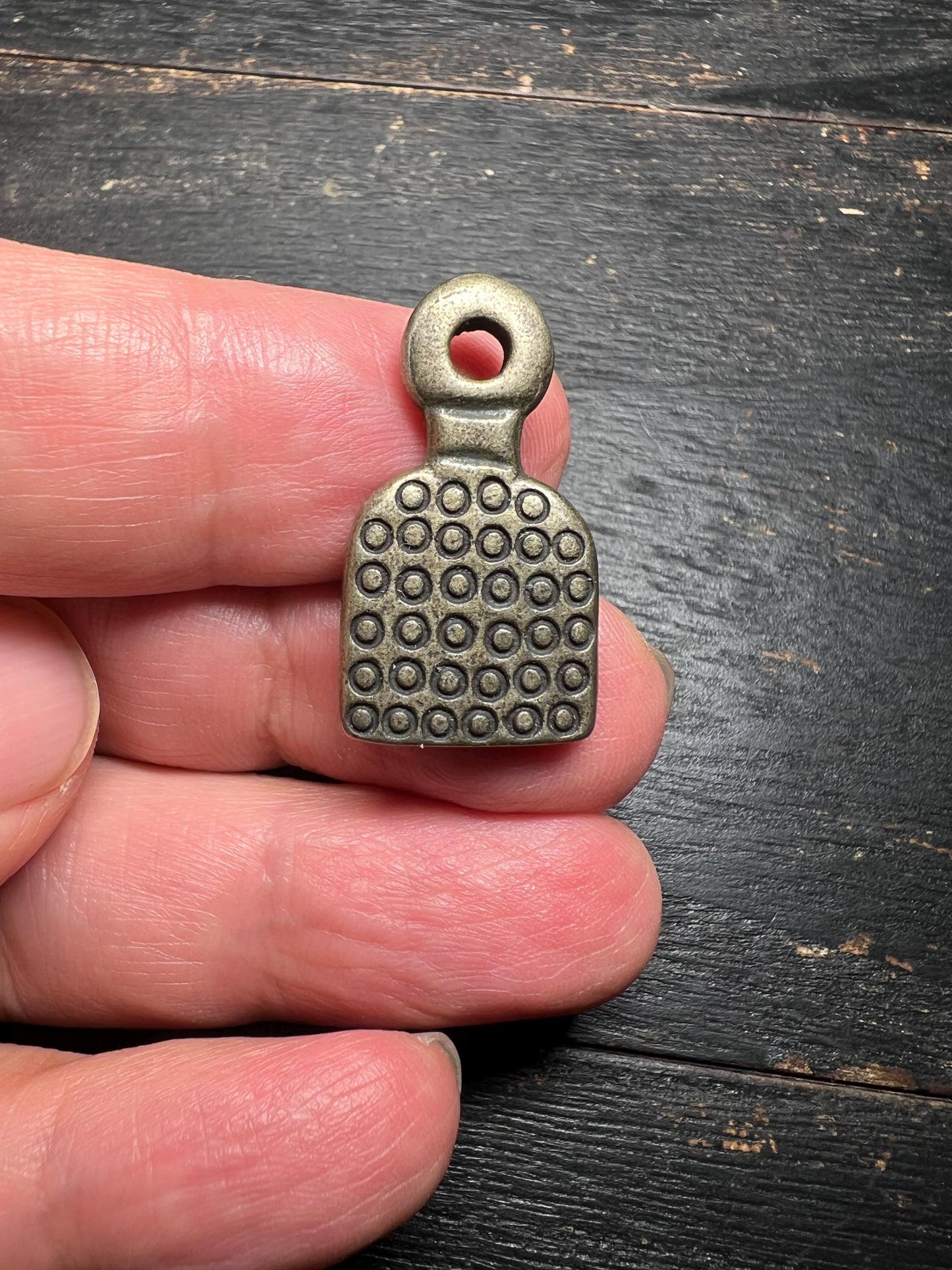 Tibetan Brass Mantra Dot Talisman Pendant | Vintage-Style Protection Amulet | Buddhist Charm for Prayer & Meditation