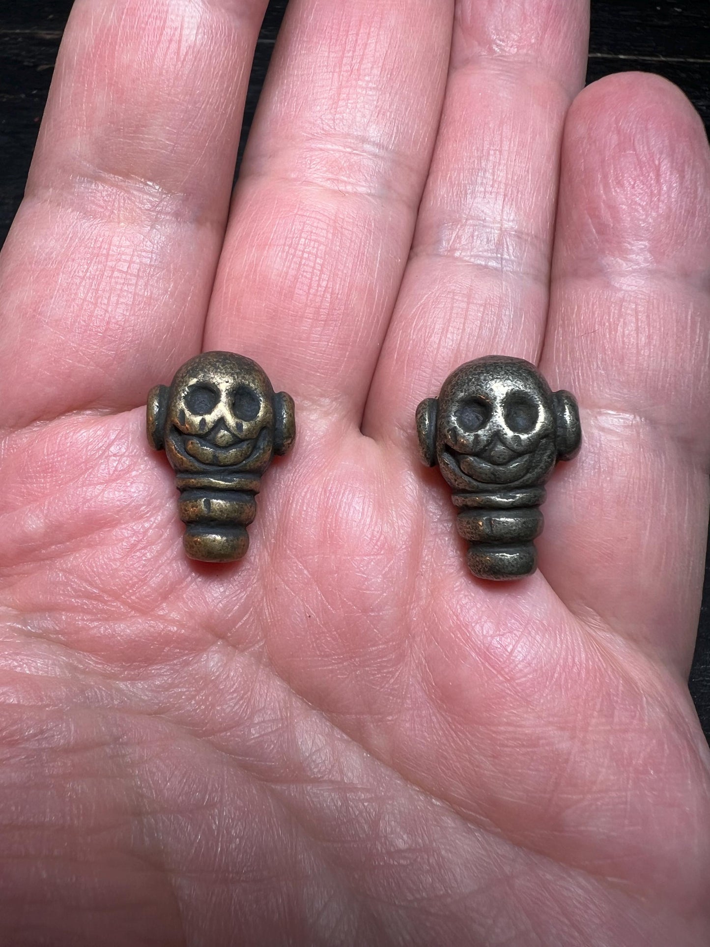 Tibetan Skull Guru Bead: Brass Mala Connector - Yellow or White Brass
