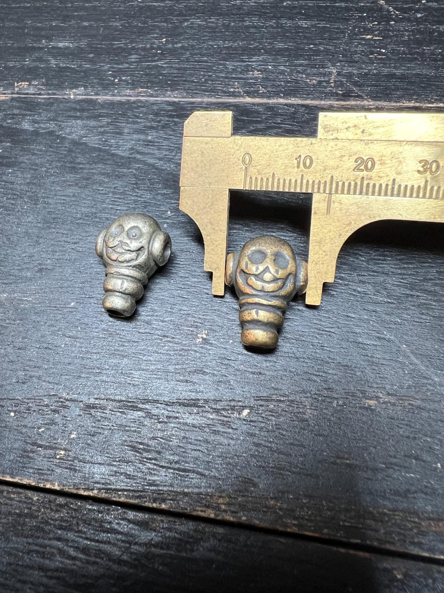 Tibetan Skull Guru Bead: Brass Mala Connector - Yellow or White Brass