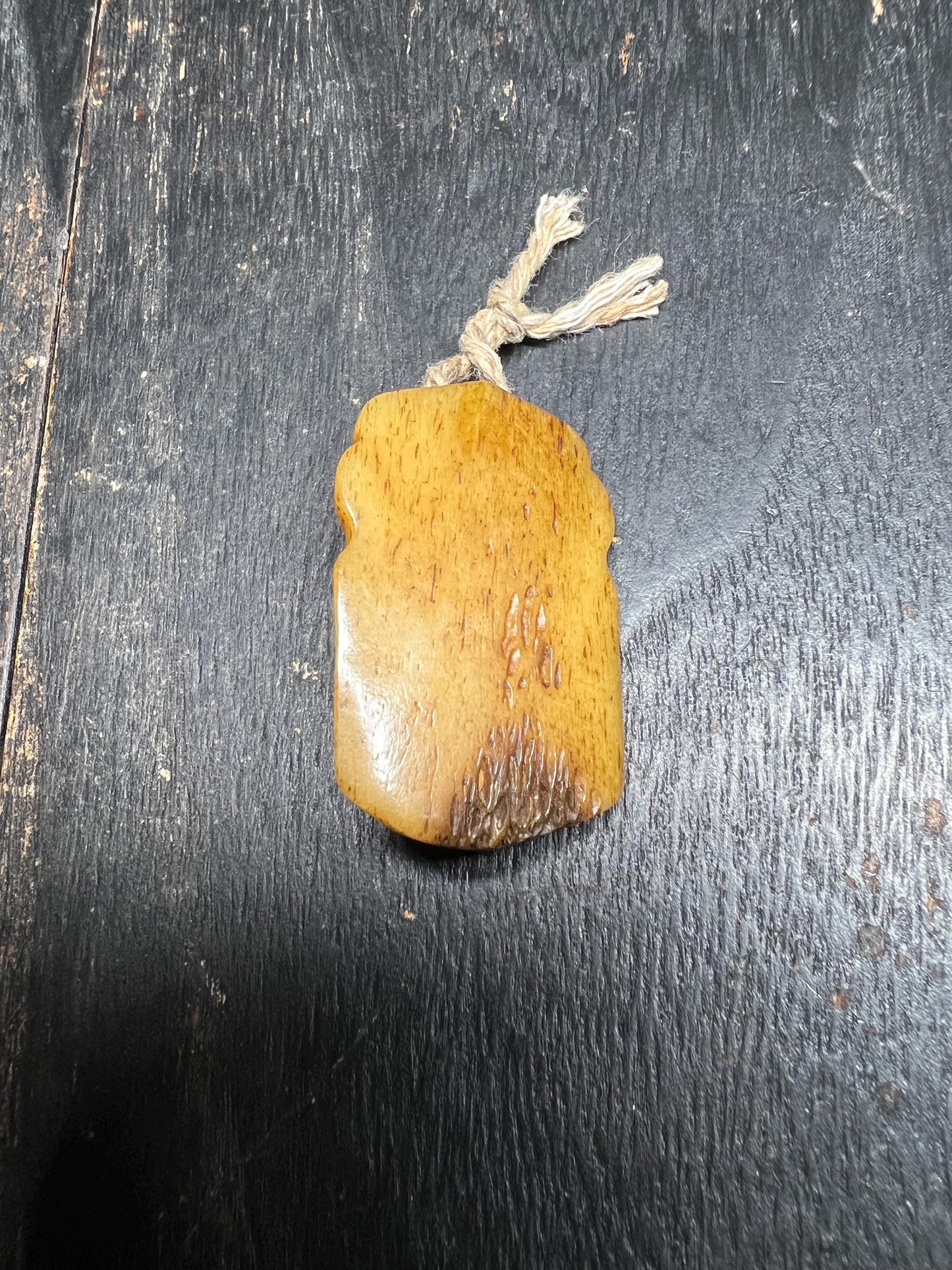Tibetan Yak Bone Amulet – Hand-Carved Guardian Lion Face Pendant for Protection