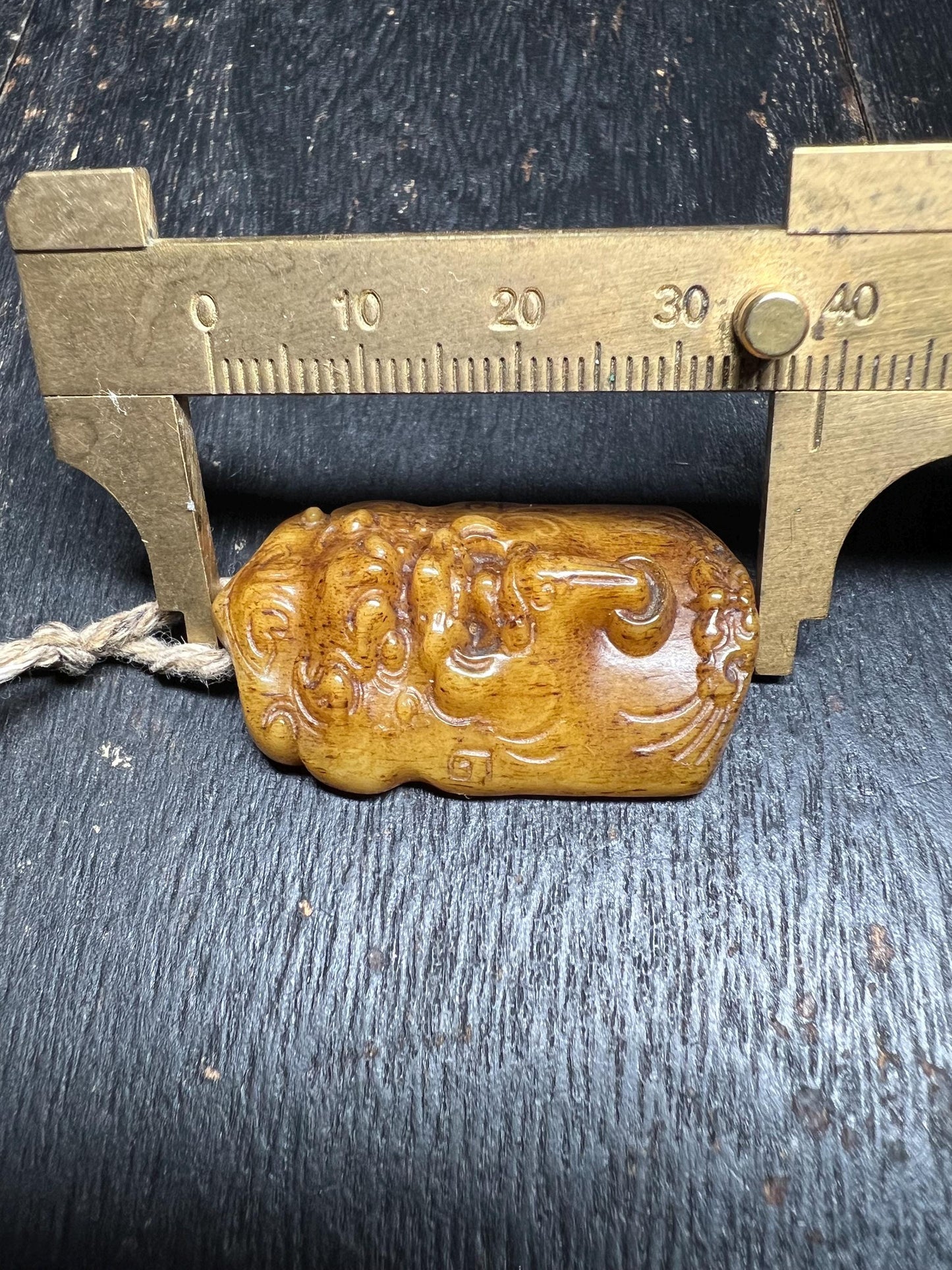 Tibetan Yak Bone Amulet – Hand-Carved Guardian Lion Face Pendant for Protection