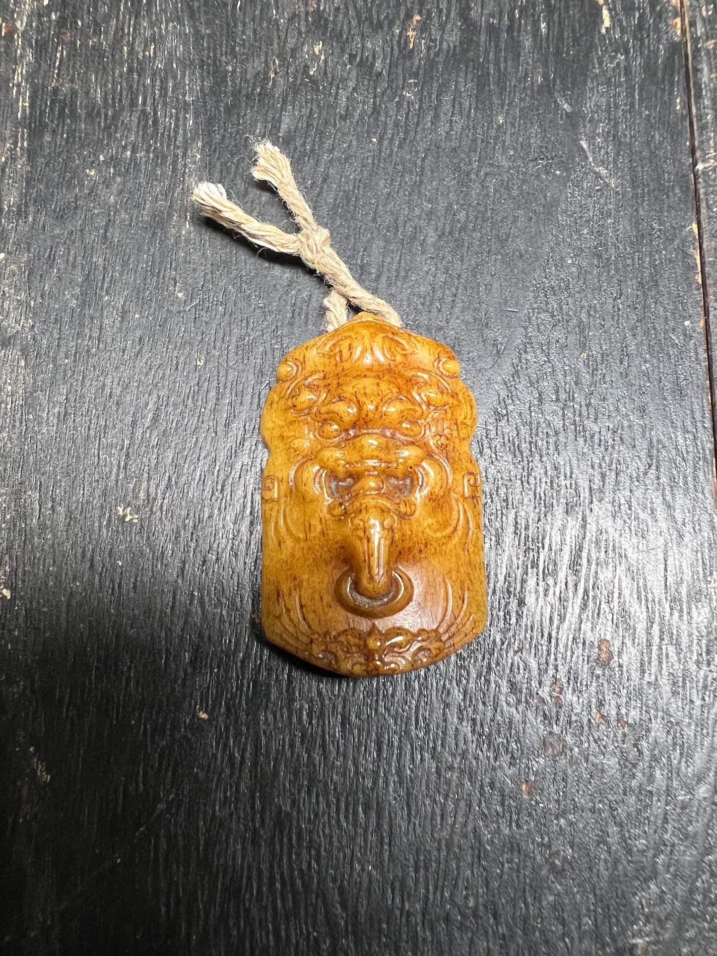 Tibetan Yak Bone Amulet – Hand-Carved Guardian Lion Face Pendant for Protection