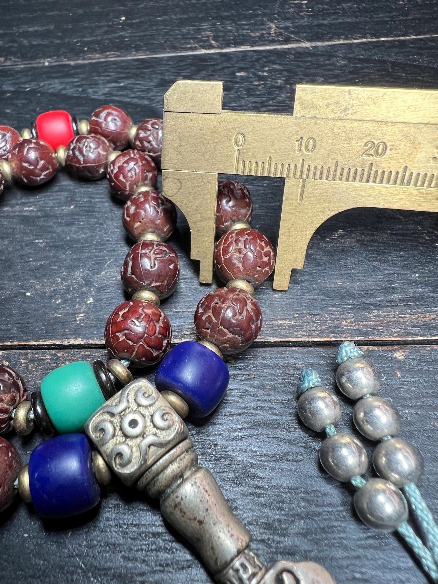 Handmade Tibetan Bodhi Seed Mala – Short Prayer Bead Strand with Silver Guru Bead & Colorful Accents | Buddhist Meditation Beads
