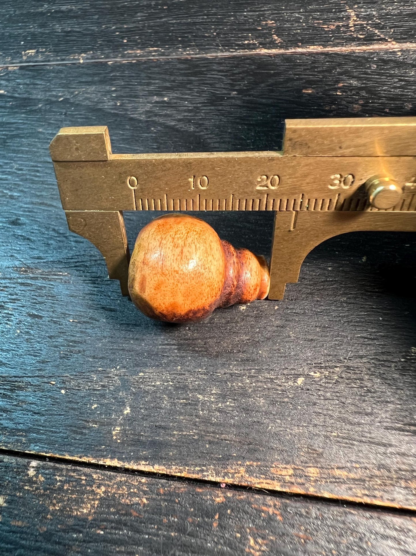 Hand-Carved Yak Bone Guru Bead – Tibetan Buddhist Center Bead for Mala, Natural Bone Mala Connector, Spiritual Jewelry Supplies
