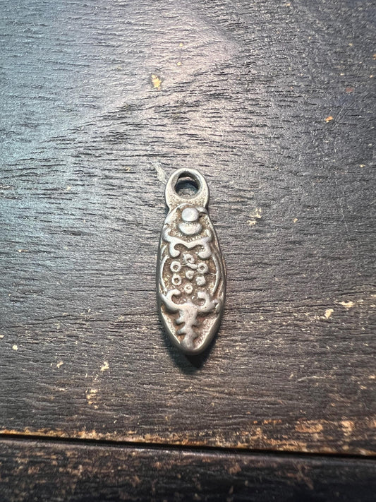 Tibetan Thokcha Iron Scorpion Pendant | Guru Rinpoche Amulet Charm, Ethnic Side Pendant, Buddhist Talisman Jewelry Supply