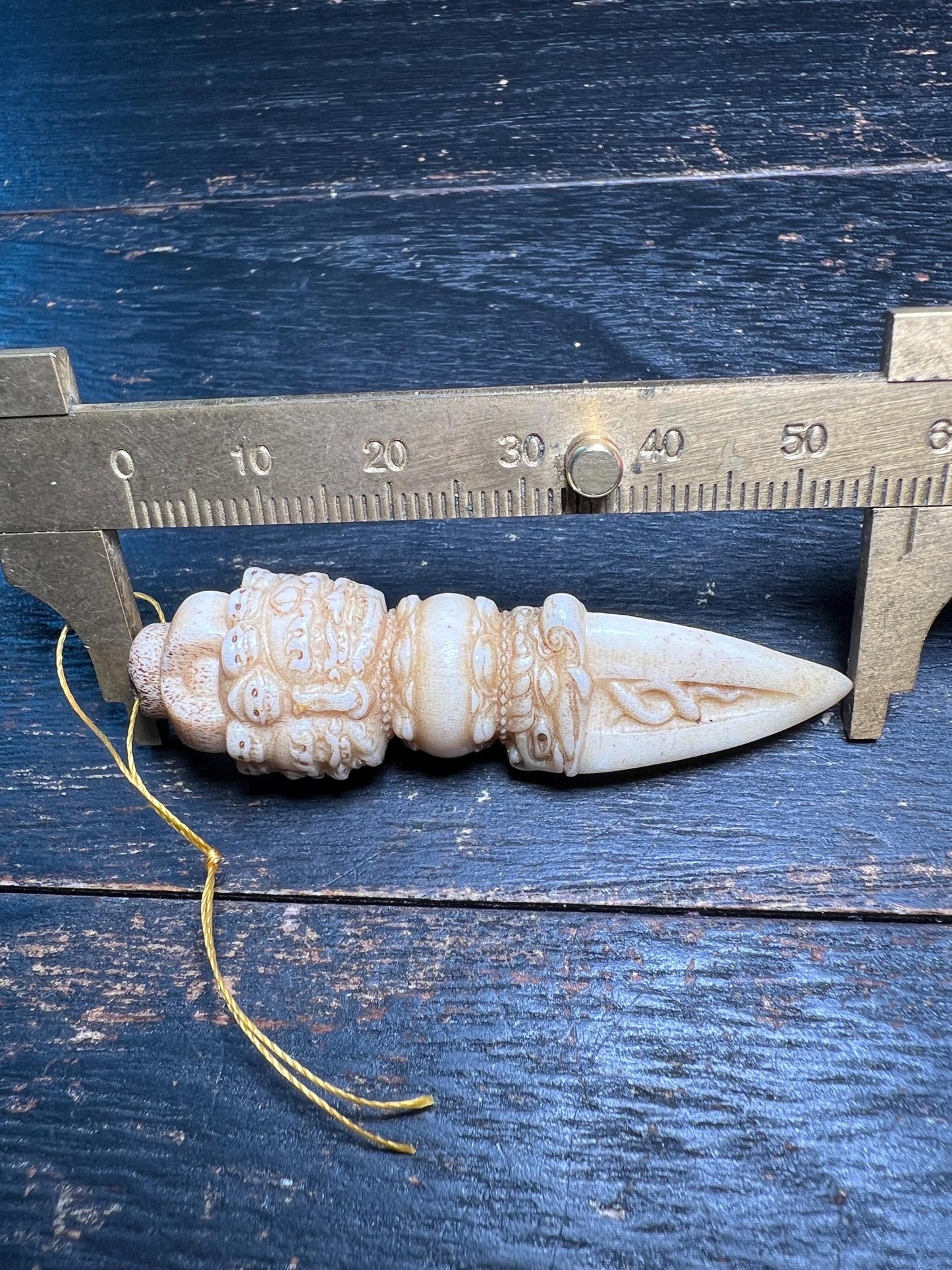 Deer Antler Phurpa Amulet – 6 cm Tibetan Ritual Kila Dagger, Vajrakilaya Protection Talisman, Shamanic Tool from Himalaya