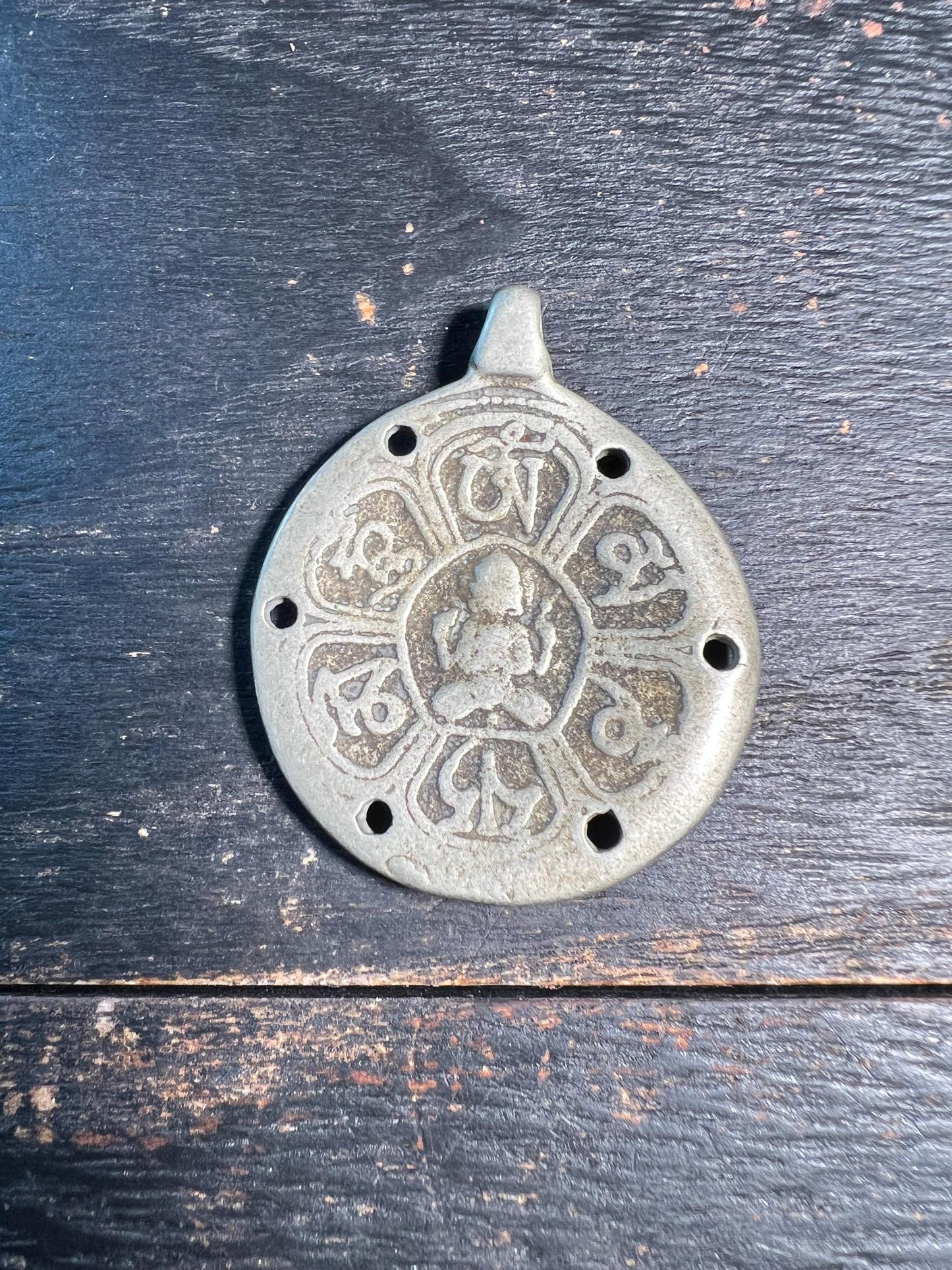 Handmade White Copper Avalokiteshvara Pendant | Four-Armed Chenrezig Amulet | Six-Syllable Mantra Buddhist Necklace