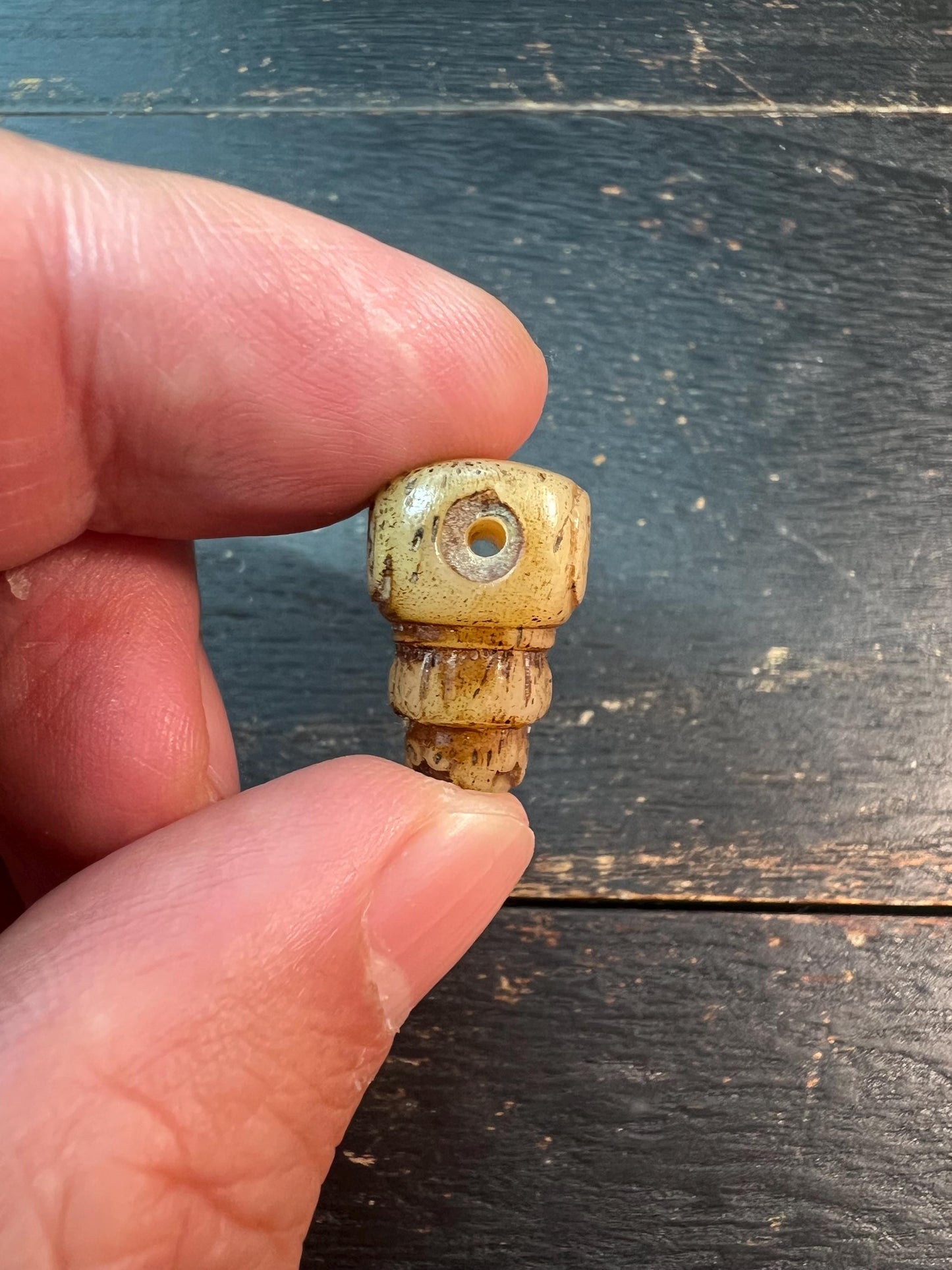 Tibetan Camel Bone Three-Way Guru Bead – Six-Syllable Mantra Carving, Mala Divider