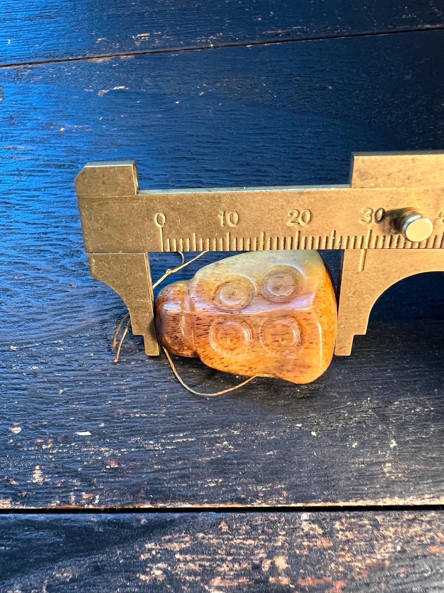 Hand-Carved Yak Bone Guru Bead | Three-Hole Mala Connector | Dice Motif (Four Dots) | Tibetan Buddhist Focal Bead