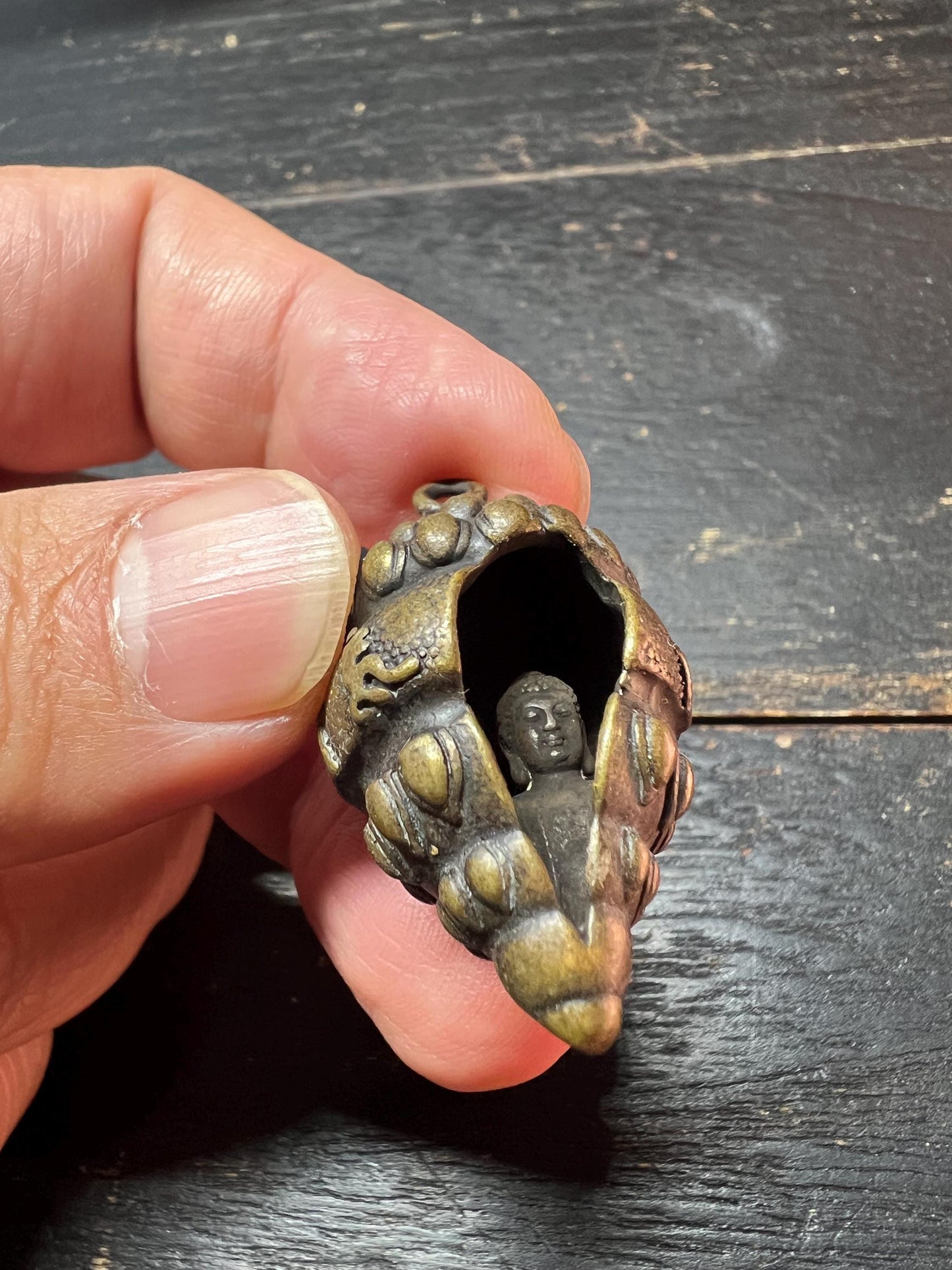 Tibetan Brass Conch Shell Buddha Amulet Pendant – Spiritual Gift