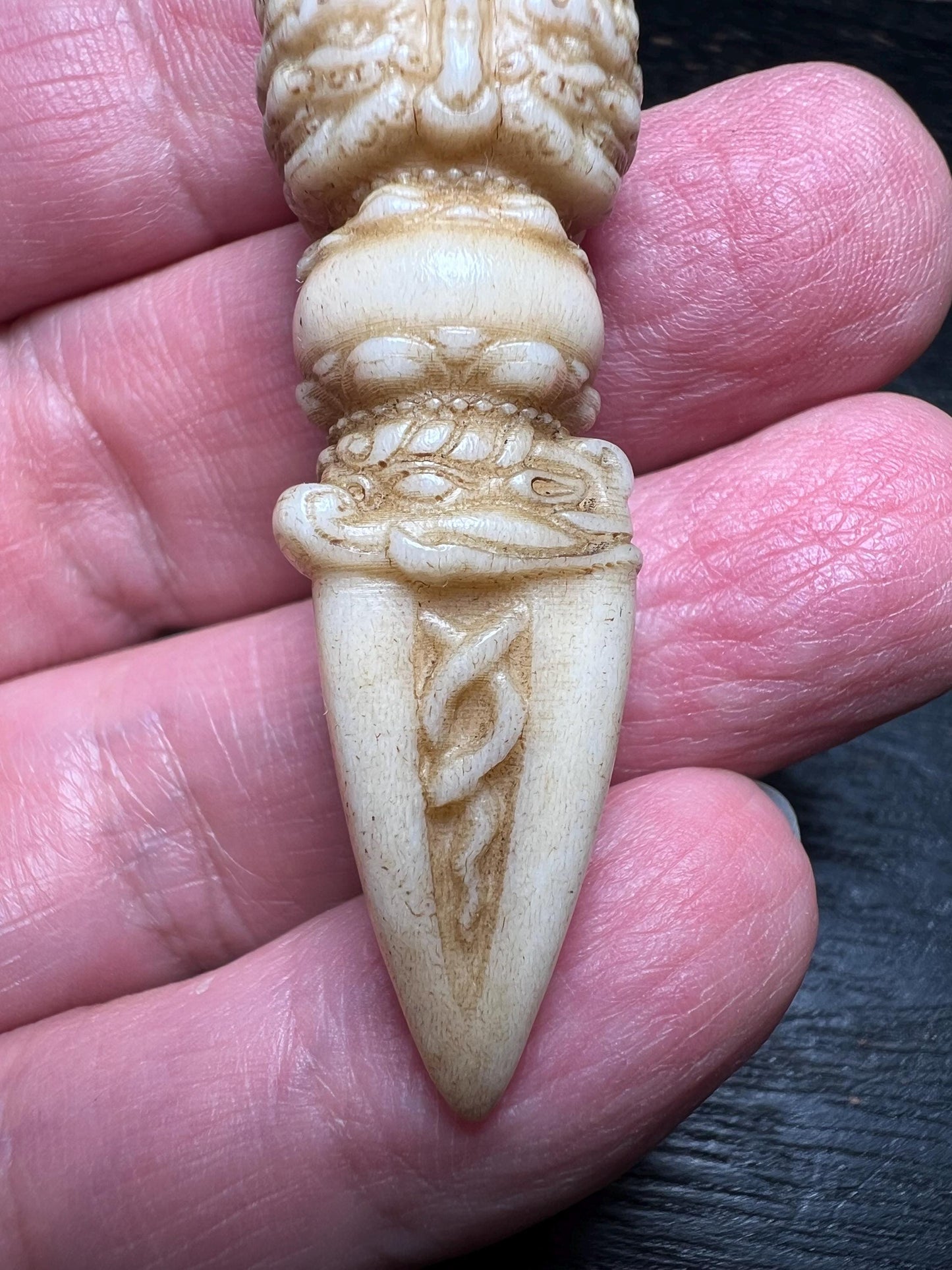 Deer Antler Phurpa Amulet – 6 cm Tibetan Ritual Kila Dagger, Vajrakilaya Protection Talisman, Shamanic Tool from Himalaya