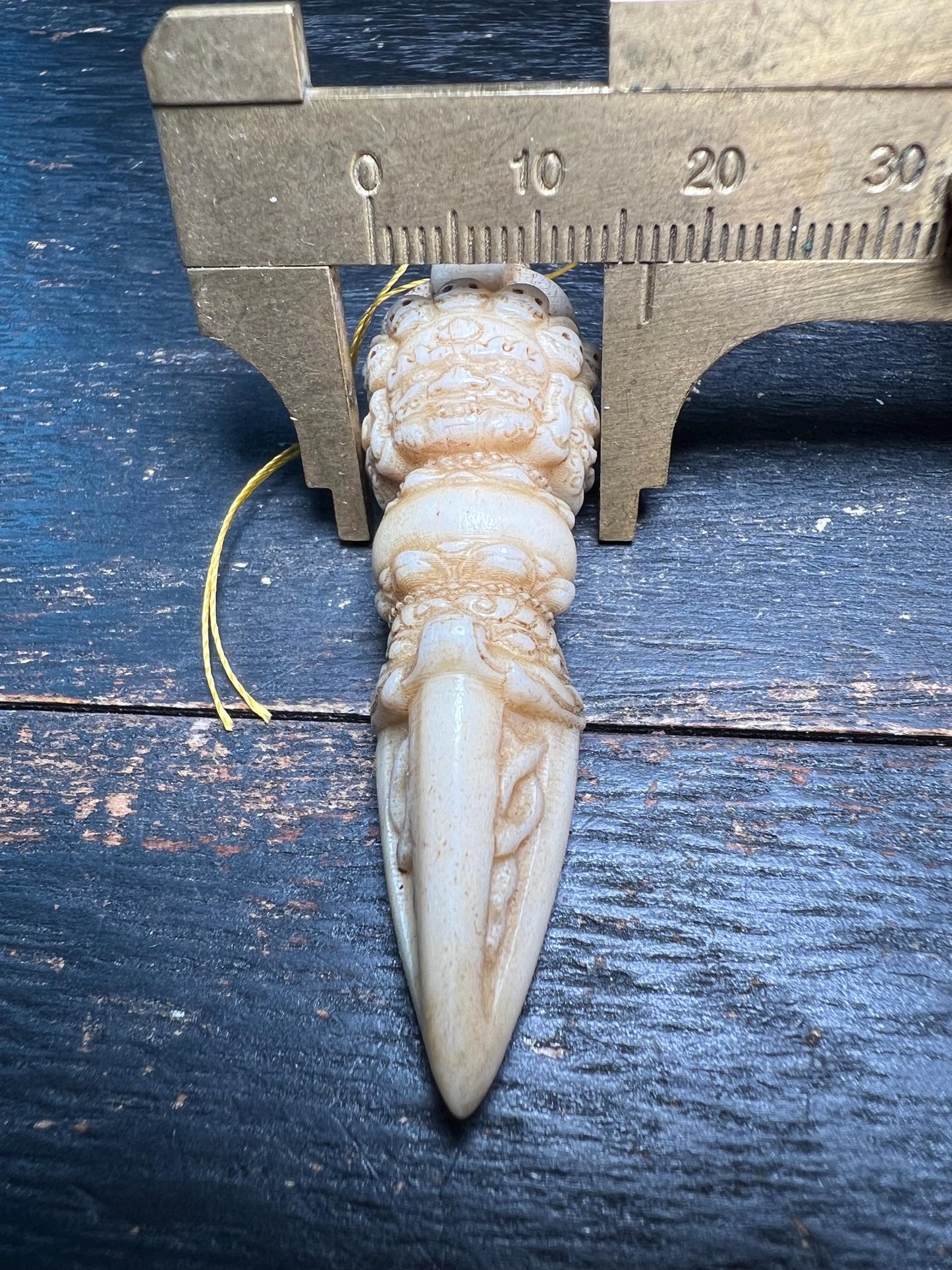 Deer Antler Phurpa Amulet – 6 cm Tibetan Ritual Kila Dagger, Vajrakilaya Protection Talisman, Shamanic Tool from Himalaya