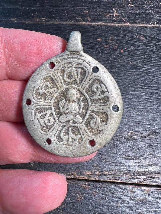 Handmade White Copper Avalokiteshvara Pendant | Four-Armed Chenrezig Amulet | Six-Syllable Mantra Buddhist Necklace