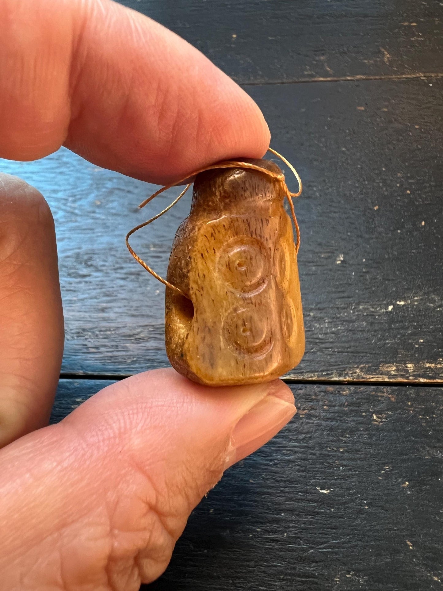 Hand-Carved Yak Bone Guru Bead | Three-Hole Mala Connector | Dice Motif (Four Dots) | Tibetan Buddhist Focal Bead