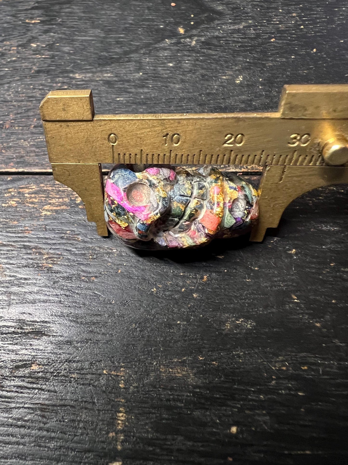 Hand-Carved Yak Bone Guru Bead Dice – Tibetan Mala Connector with Antique Finish