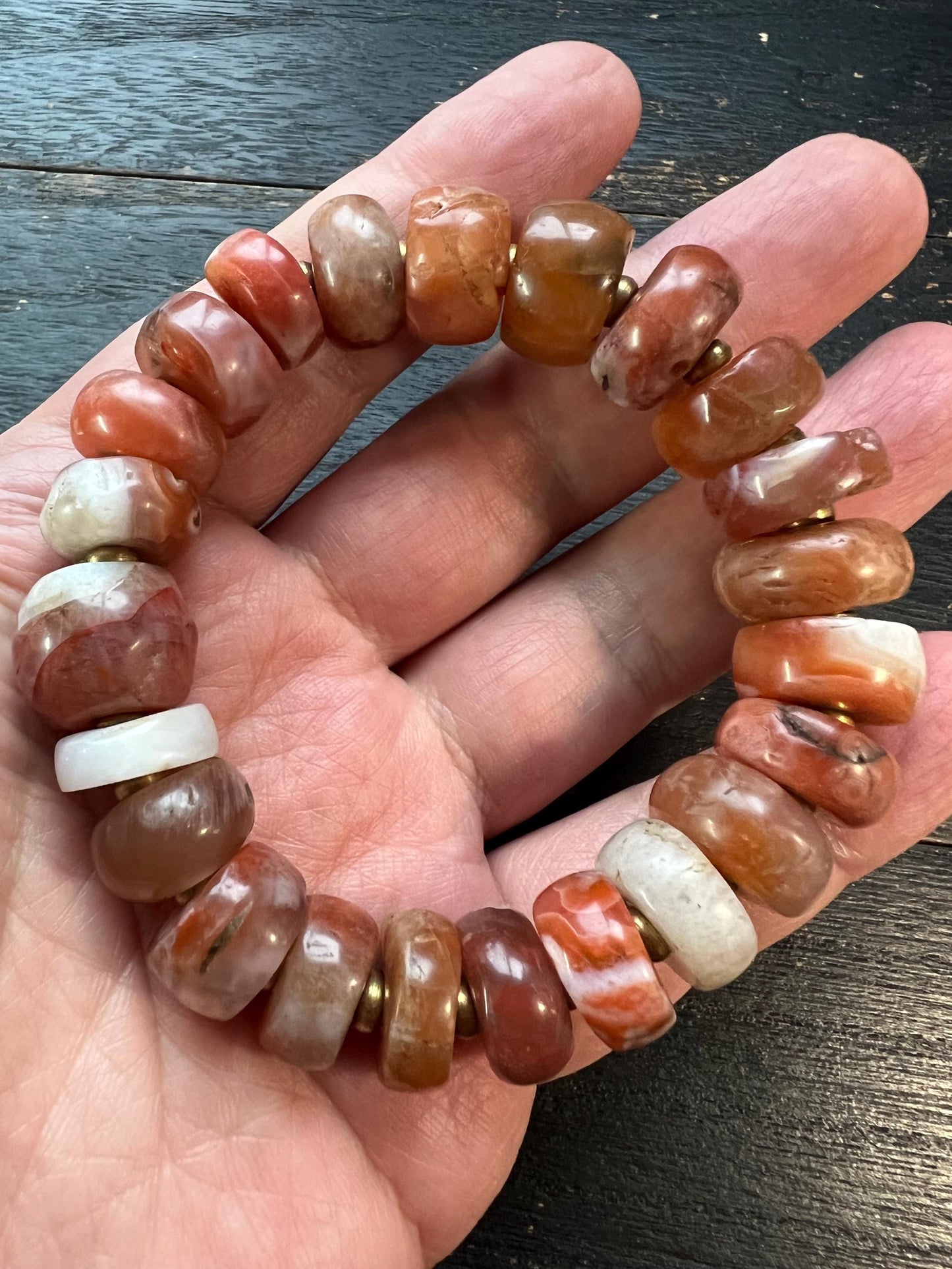 Tibetan Red Agate Mala Bracelet, 14–17mm Beads, Adjustable Stretch Cord, Handmade Prayer Beads, Fits Up to 19cm Wrist