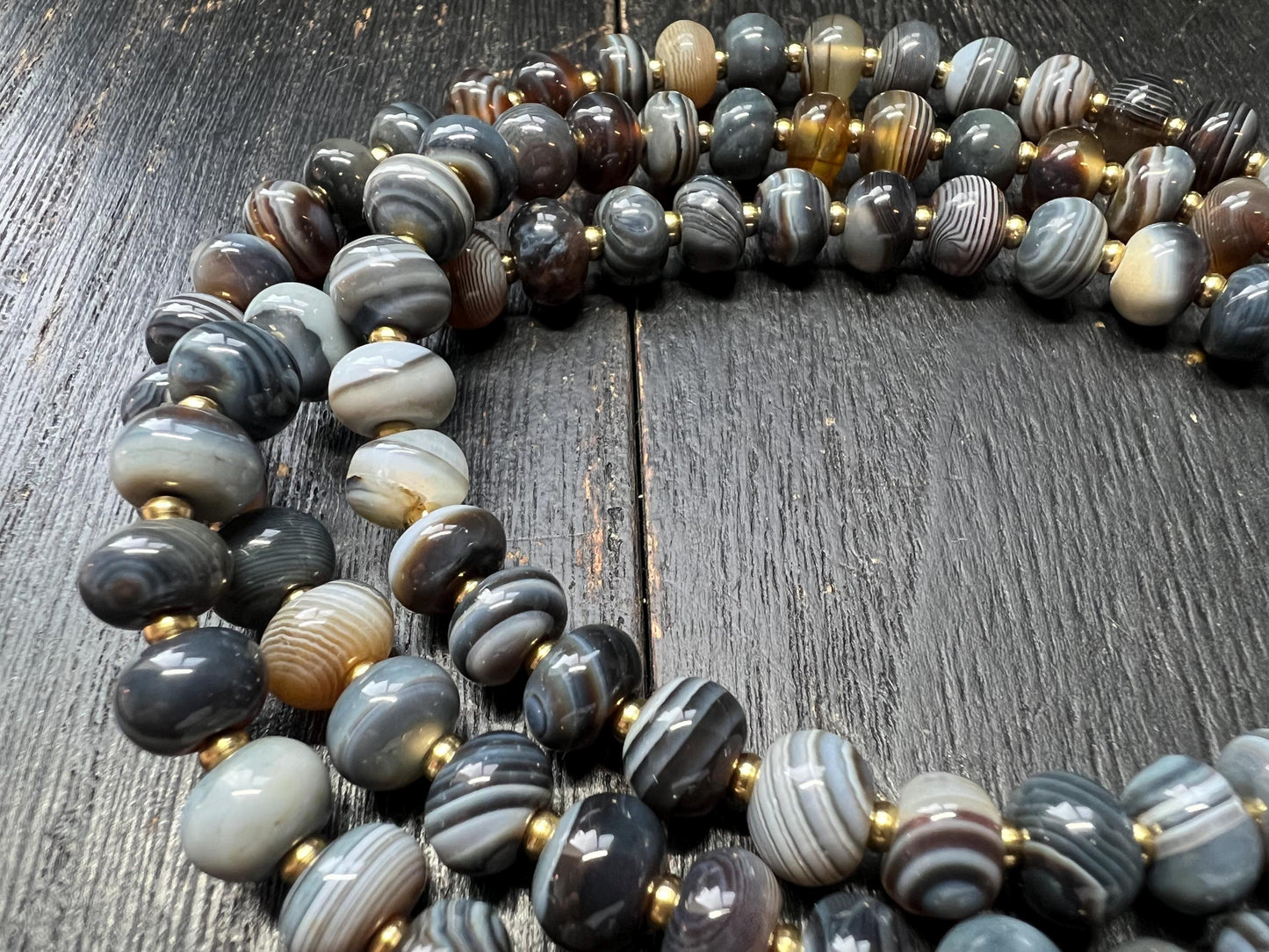 Handmade Tibetan Agate Mala Necklace – Chung Agate Centerpiece, Meditation Beads, Brass Guru Bead, 108 Prayer Beads