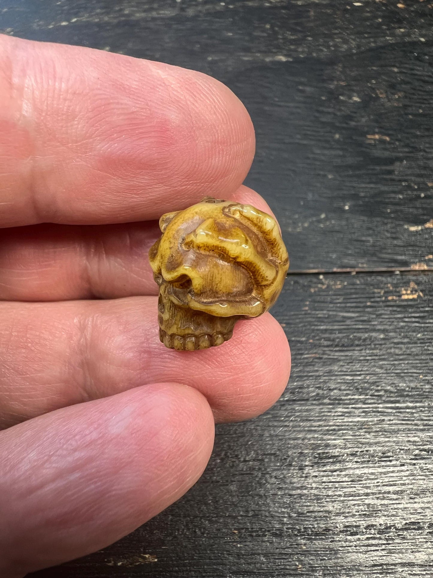 Hand-Carved Yak Bone Citipati Skull Bead with Hand – Tibetan Buddhist Mala Guru Bead – Impermanence Symbol Amulet, Unique Meditation Jewelry