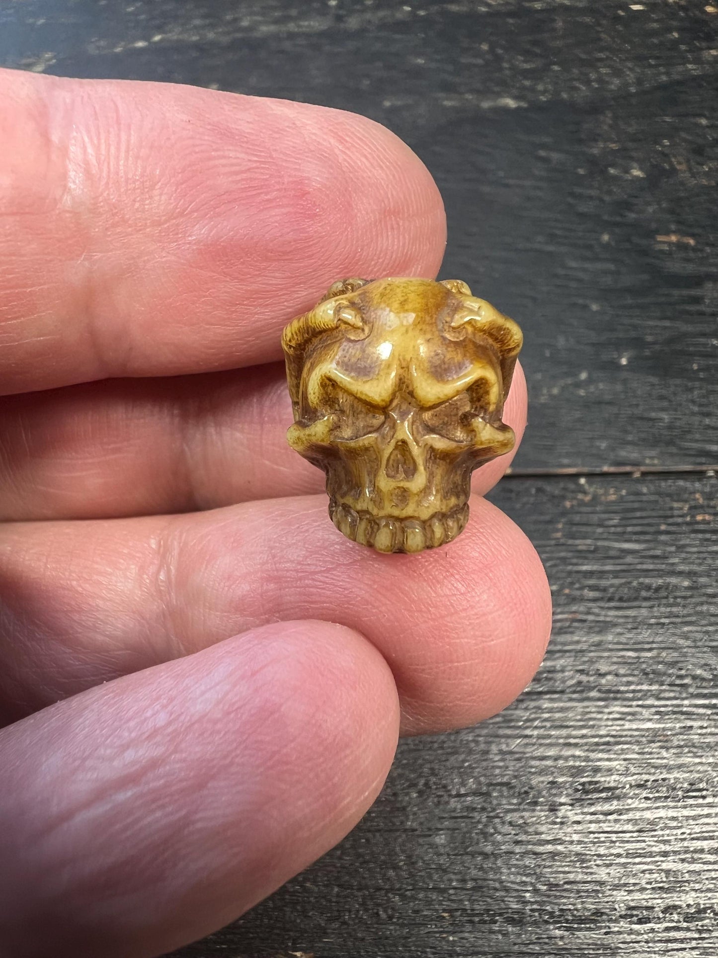 Hand-Carved Yak Bone Citipati Skull Bead with Hand – Tibetan Buddhist Mala Guru Bead – Impermanence Symbol Amulet, Unique Meditation Jewelry