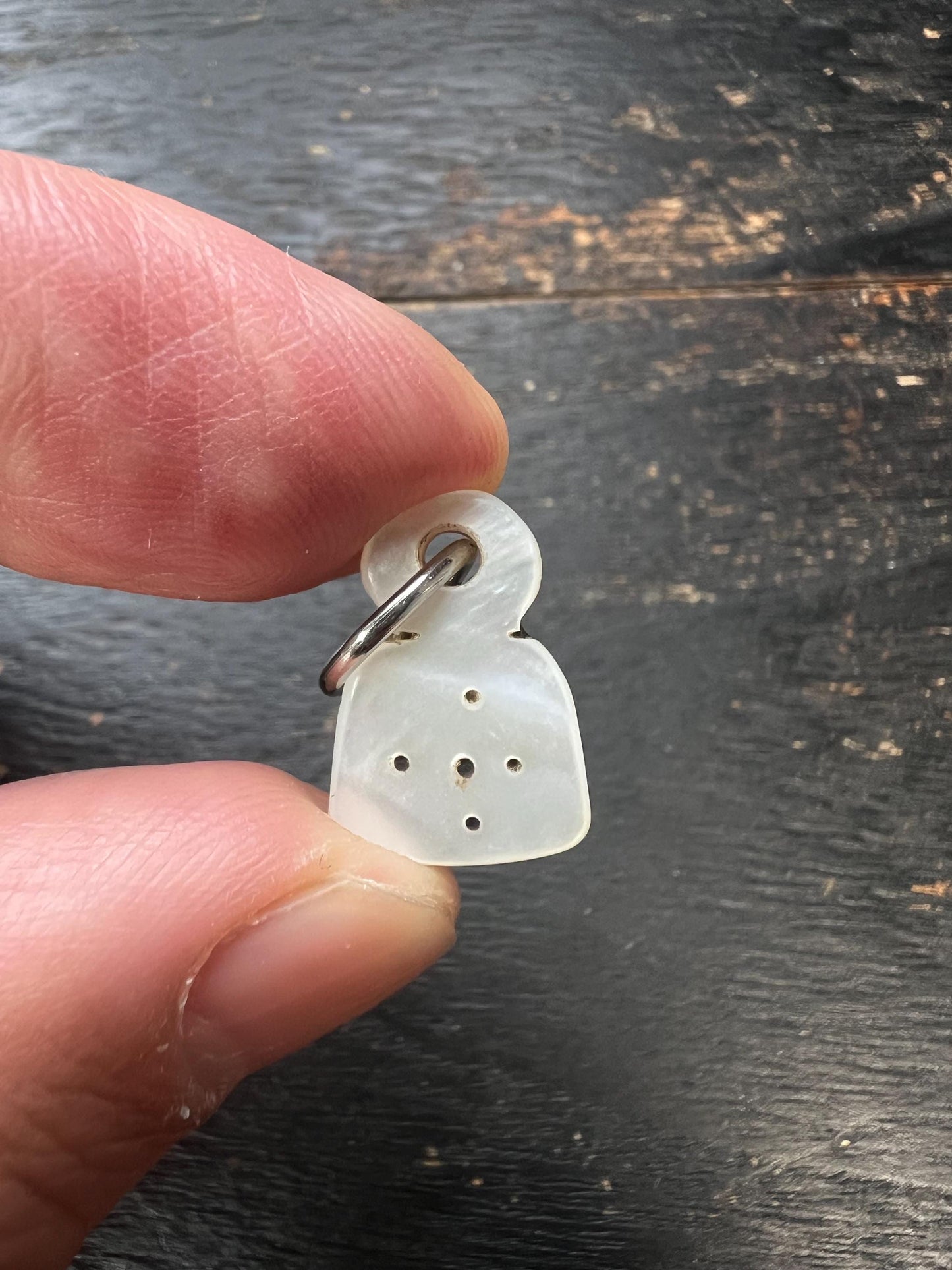 Handmade Tibetan Conch Shell Amulet Pendant – “Om” Symbol – Natural Shell Talisman, Buddhist Protection Charm, Unique Tibetan Jewelry