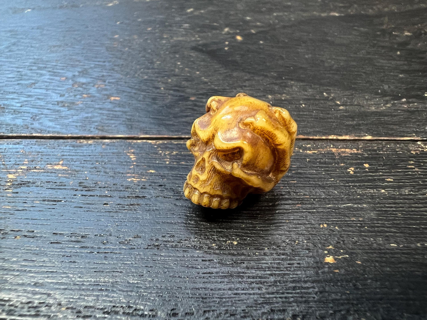 Hand-Carved Yak Bone Citipati Skull Bead with Hand – Tibetan Buddhist Mala Guru Bead – Impermanence Symbol Amulet, Unique Meditation Jewelry