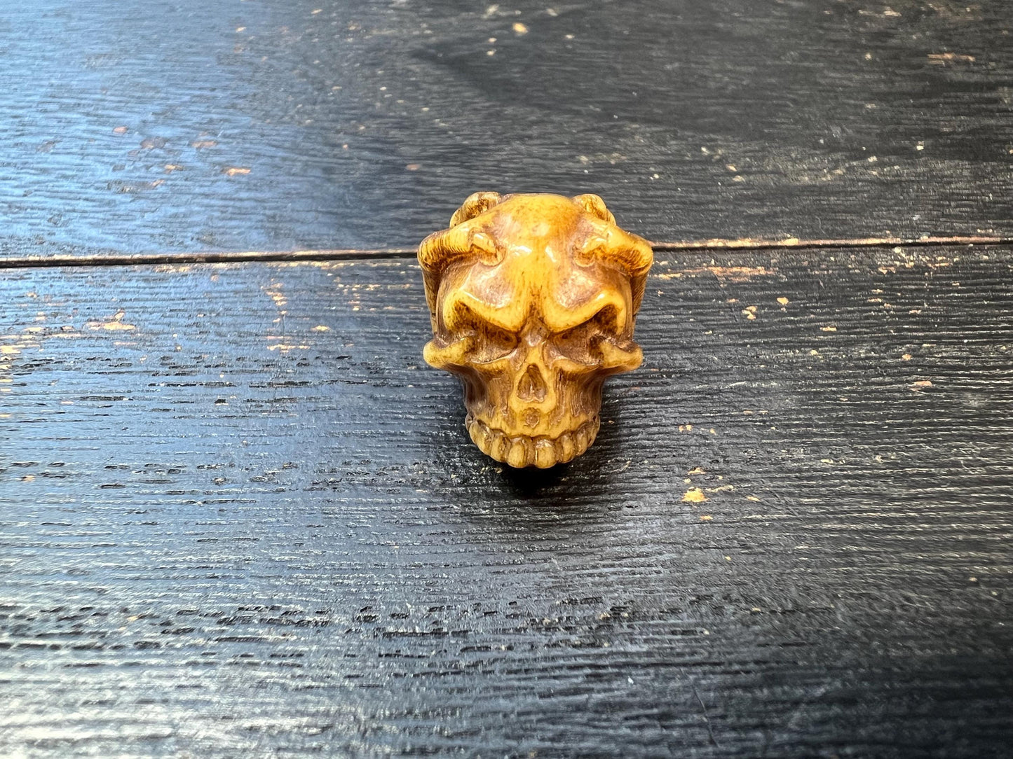 Hand-Carved Yak Bone Citipati Skull Bead with Hand – Tibetan Buddhist Mala Guru Bead – Impermanence Symbol Amulet, Unique Meditation Jewelry