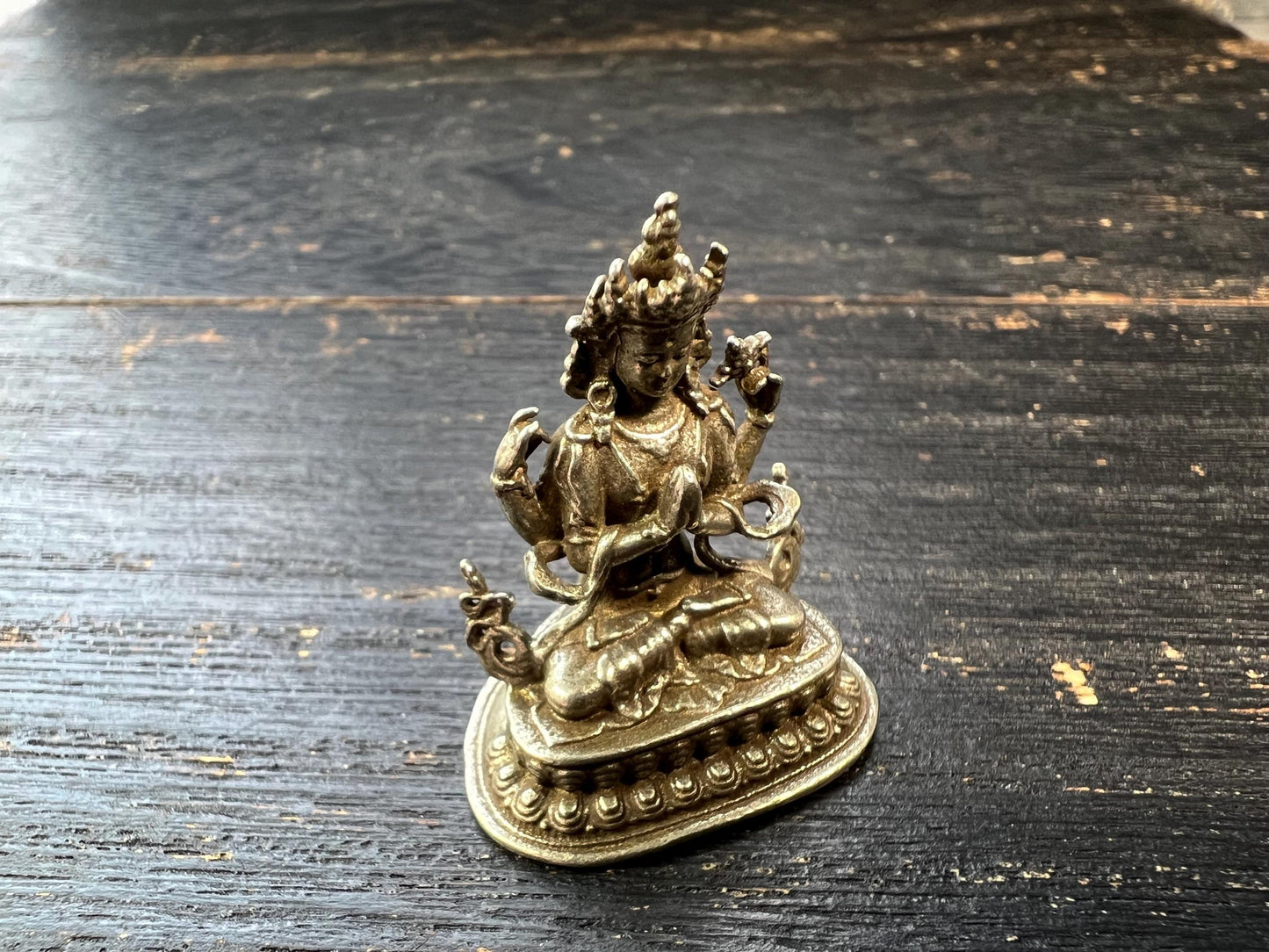 Mini White Copper Four-Armed Avalokiteshvara (Chenrezig) Statue, 30mm Buddhist Compassion Deity, Handmade Karma Altar Figurine