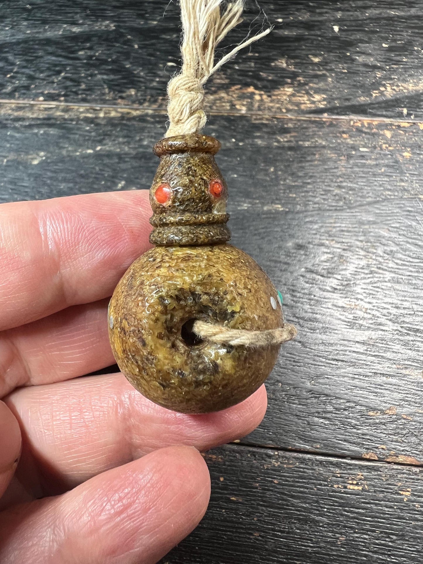 Hand‑Carved Nepal Tibetan Kapala Bone Guru Bead with Inlaid Gemstones, Large Buddhist Mala Focal for 108 Prayer Beads