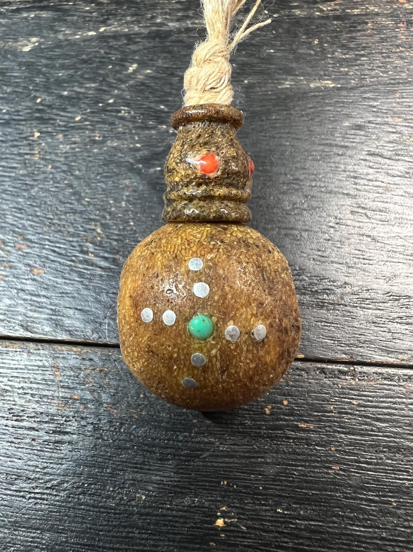Hand‑Carved Nepal Tibetan Kapala Bone Guru Bead with Inlaid Gemstones, Large Buddhist Mala Focal for 108 Prayer Beads