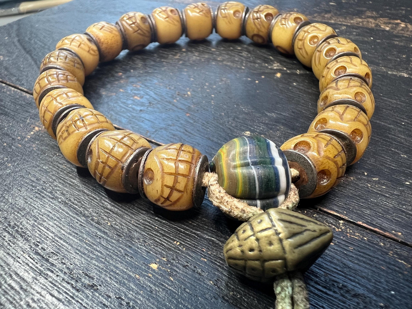 Hand Carved Yak Bone Skull Wrist Mala with Agate Guru Bead, Tibetan Cemetery Prayer Beads Bracelet, Adjustable for 8 Inch Wrist