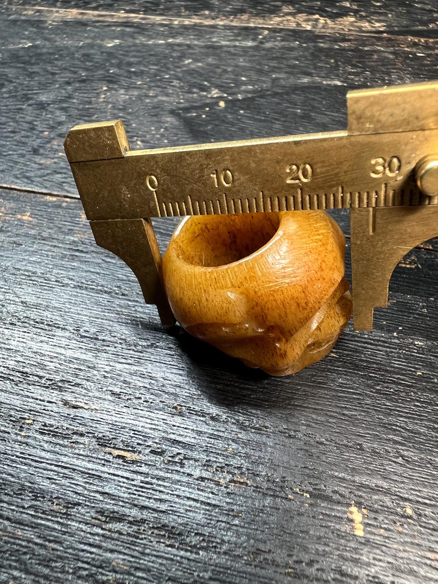 Hand Carved Yak Bone Skull Guru Bead, Large Hole Citipati Pendant, Tibetan Buddhist Impermanence Amulet, Natural Bone Bead for Mala Making