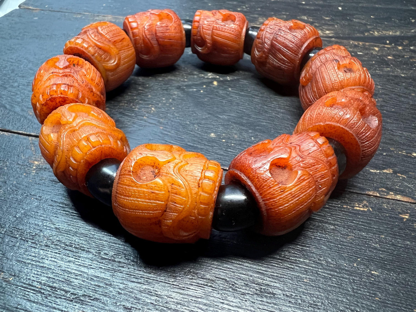 Hand‑Carved Yak Bone Citipati Skull Bracelet, Cemetery‑Ground Skull Beads with Black Resin Spacers, Fits 8–9 inch Wrist