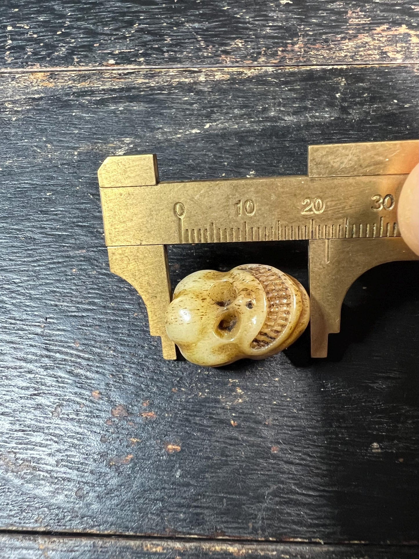 Hand‑Carved Yak Bone Cemetery Skull Bead, Small Tibetan Charnel Ground Mala Focal for Dark Spiritual Jewelry