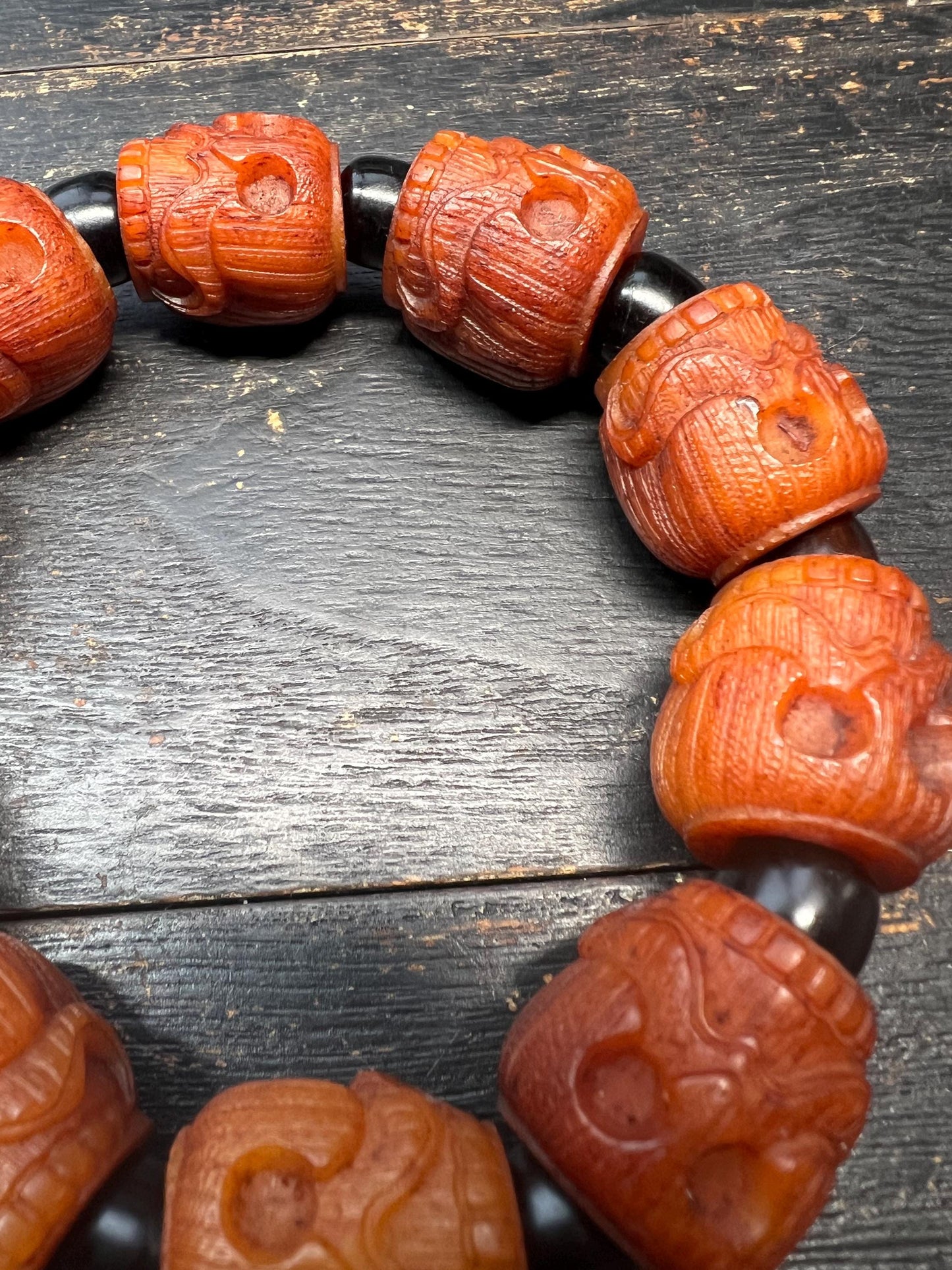 Hand‑Carved Yak Bone Citipati Skull Bracelet, Cemetery‑Ground Skull Beads with Black Resin Spacers, Fits 8–9 inch Wrist
