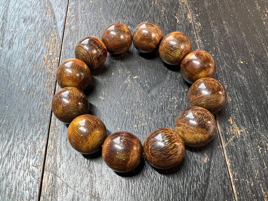 Tibetan Yak Horn Bracelet – 12 Natural 20mm Beads, Hand-Polished Meditation Wrist Mala, Rustic Spiritual Accessory