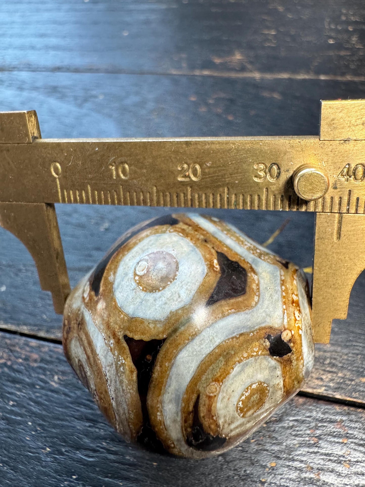 Large Multi‑Eye Tibetan Dzi Agate Focal Bead, Hand‑Polished Brown & Cream Eye Pattern Guru Bead, Unique Tibetan Amulet Centerpiece