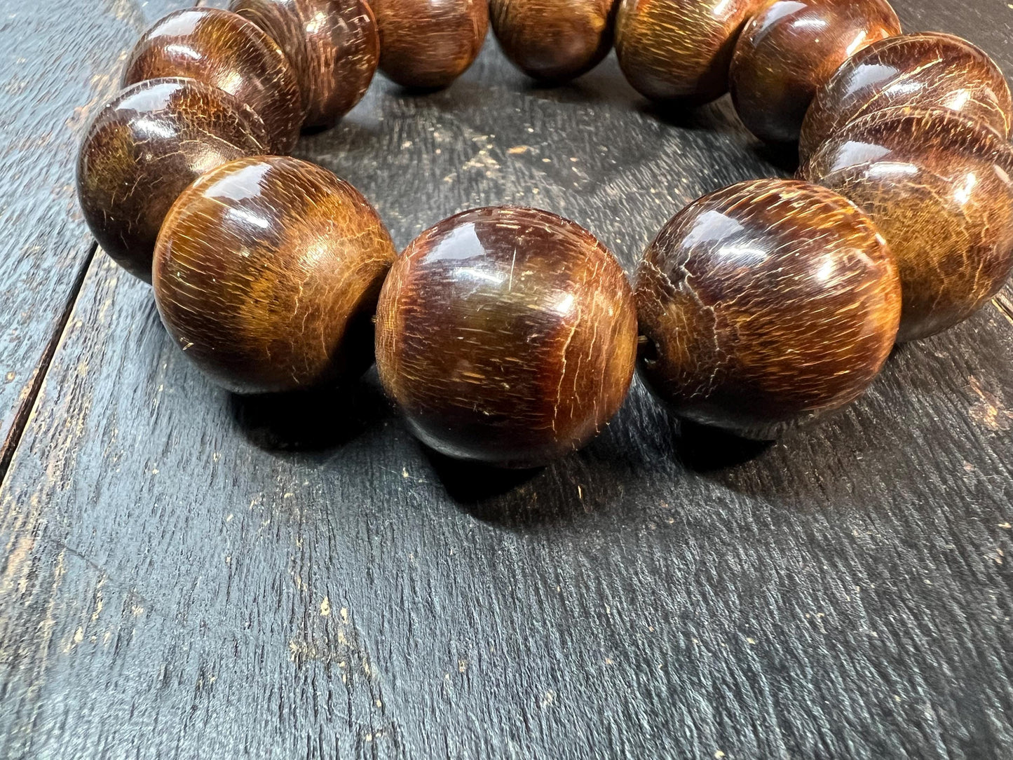 Tibetan Yak Horn Bracelet – 12 Natural 20mm Beads, Hand-Polished Meditation Wrist Mala, Rustic Spiritual Accessory