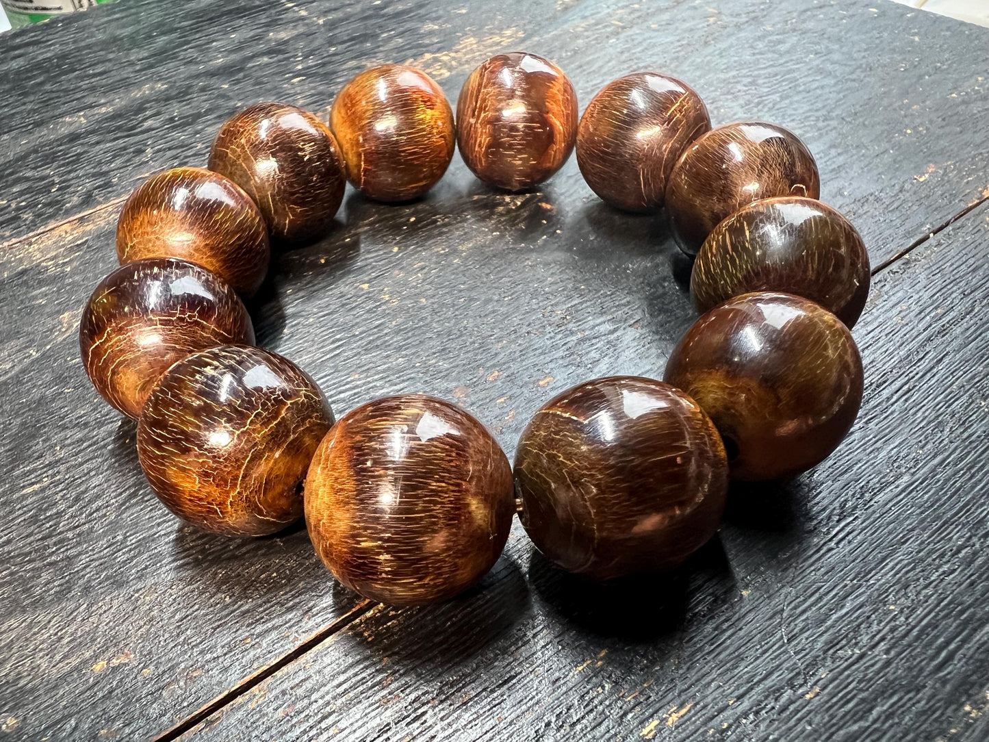 Tibetan Yak Horn Bracelet – 12 Natural 20mm Beads, Hand-Polished Meditation Wrist Mala, Rustic Spiritual Accessory