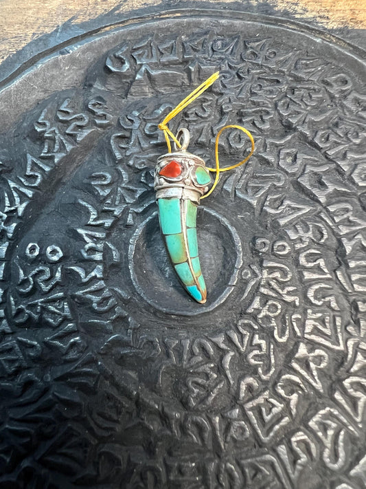 925 Silver Turquoise Horn Pendant, Nepalese Coral Turquoise Tusk Amulet, Tibetan Ethnic Silver Horn Charm